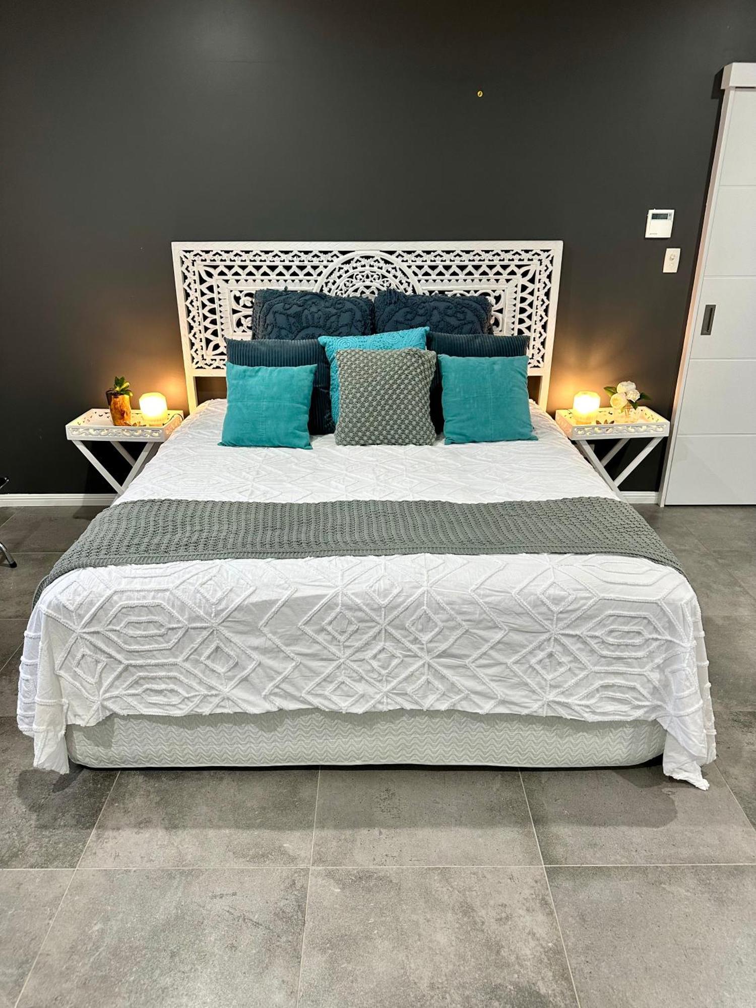 Large Studio In The Heart Of Hope Island & Sanctuary Cove Guest house *