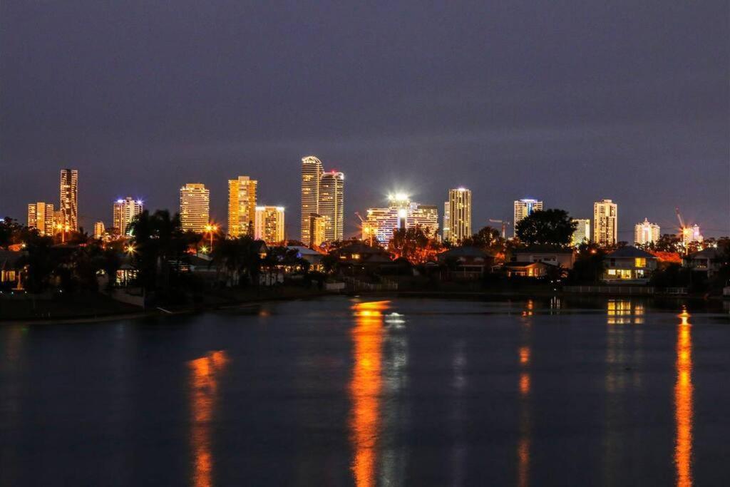 Broadbeach Waterfront - Winner! Holiday home Gold Coast