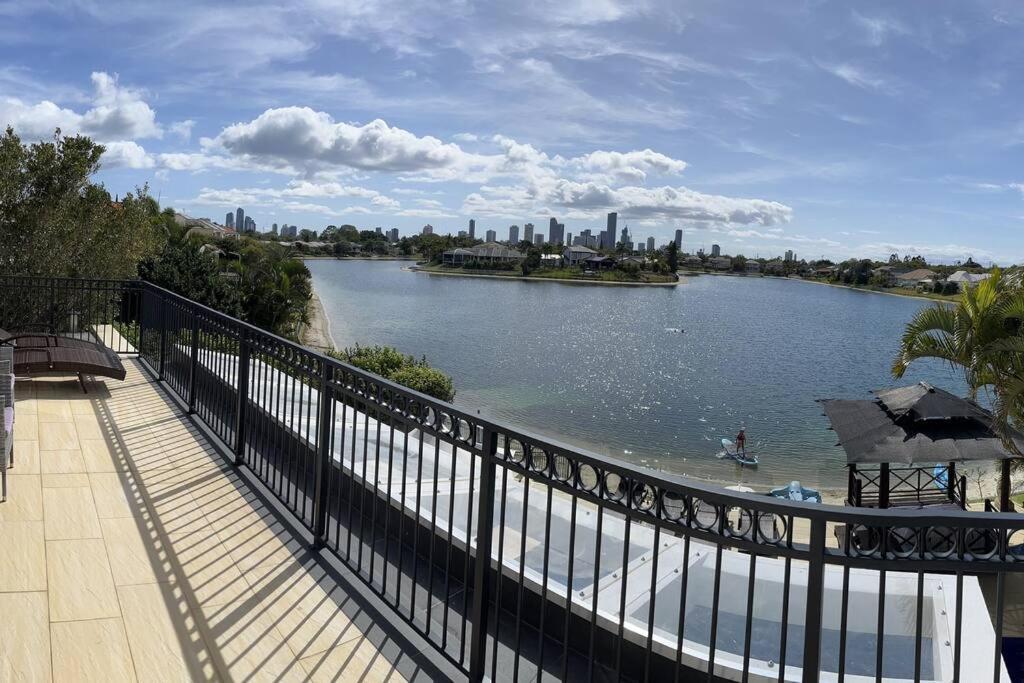 Broadbeach Waterfront - Winner! * Gold Coast