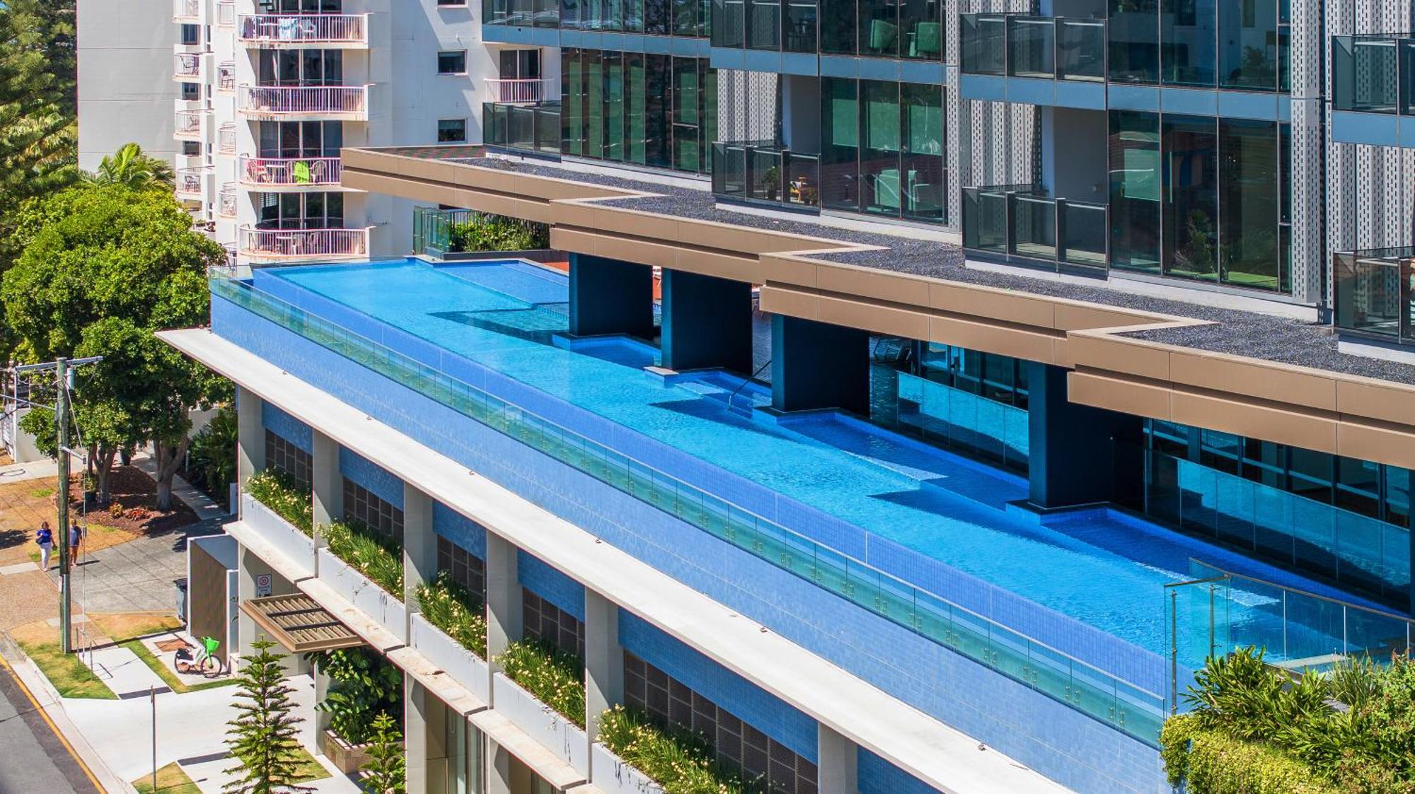 Signature Ocean Views 9th Floor 2 Bed 2 Bath Free Parking