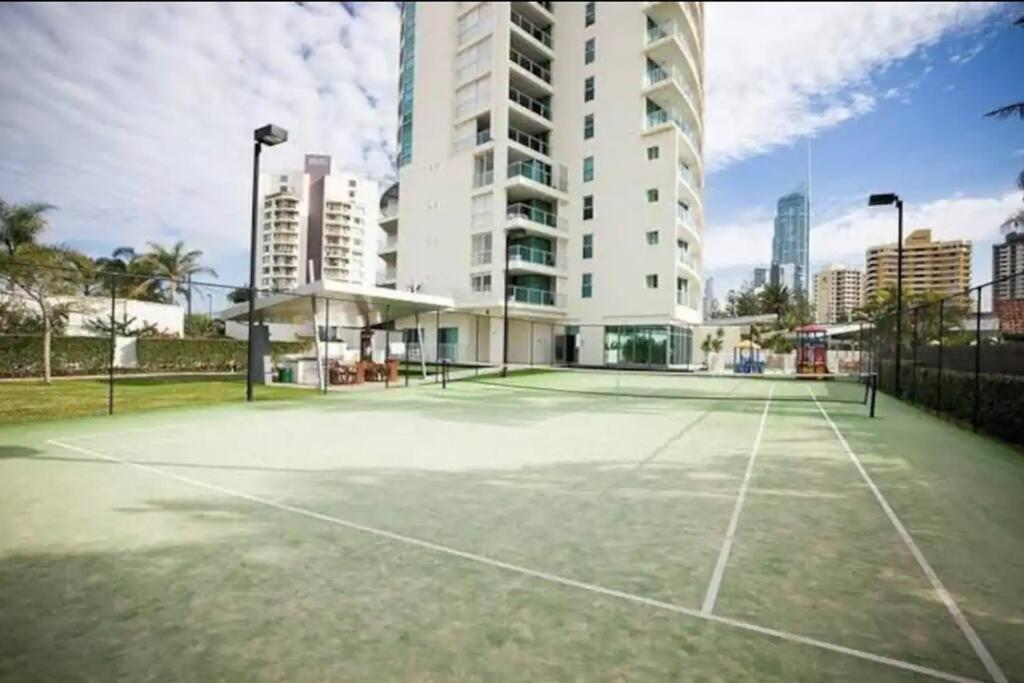 Apartment Massive Wings - 1 Block From Beach
