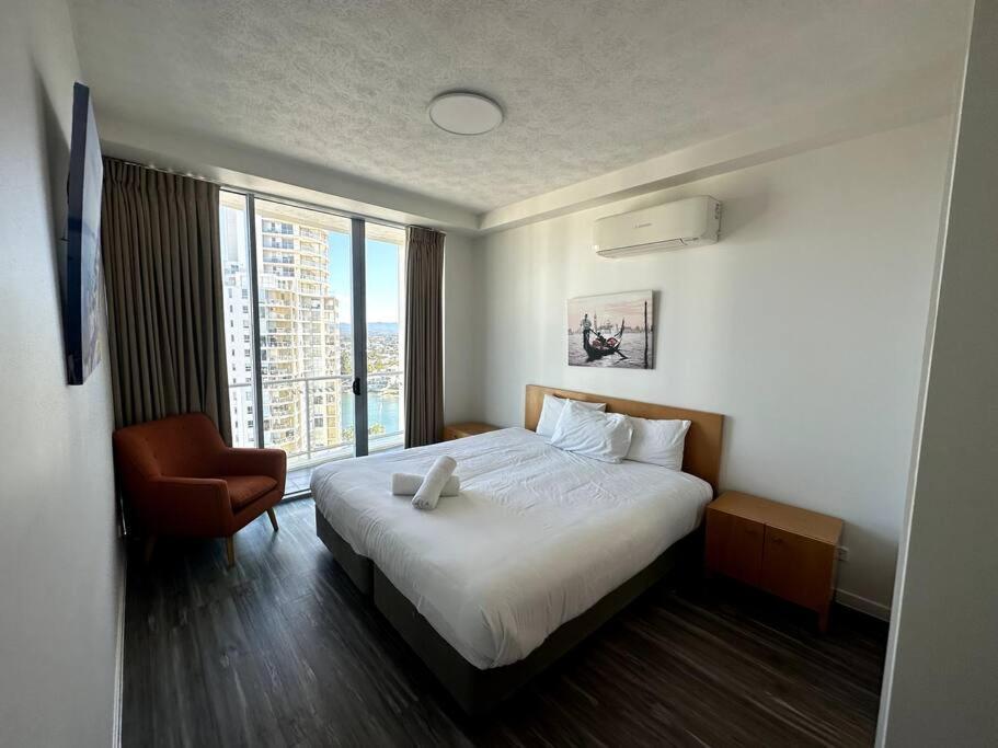 Apartment Massive Wings - 1 Block From Beach Gold Coast