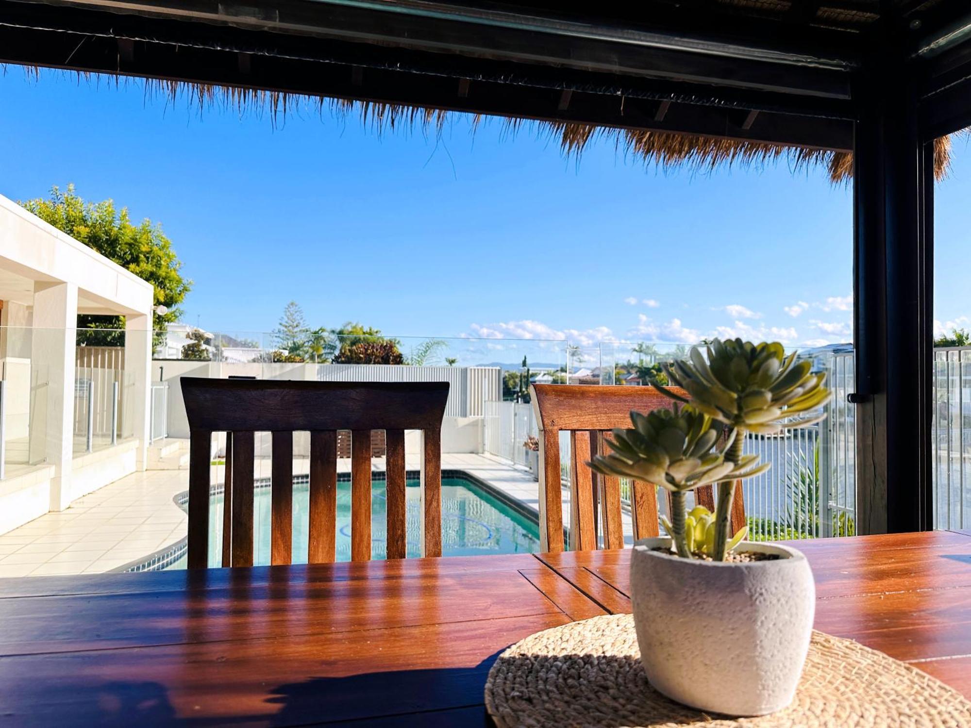 Waterfront Haven Balinese At Bundall Villa Gold Coast