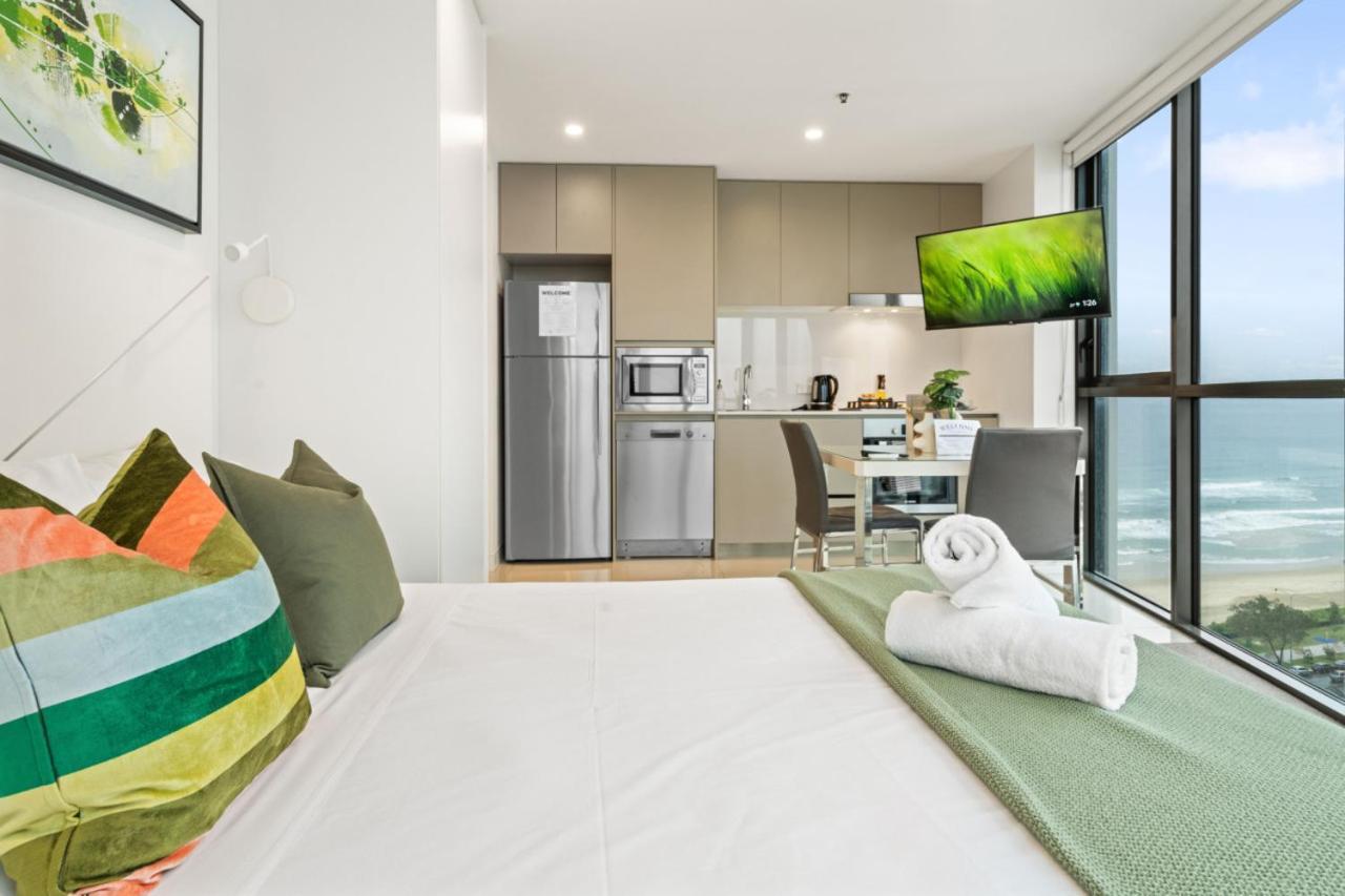 Apartment The Oceana - Beachfront 19f Ocean View In With Parking, Pool, Neflix Gold Coast