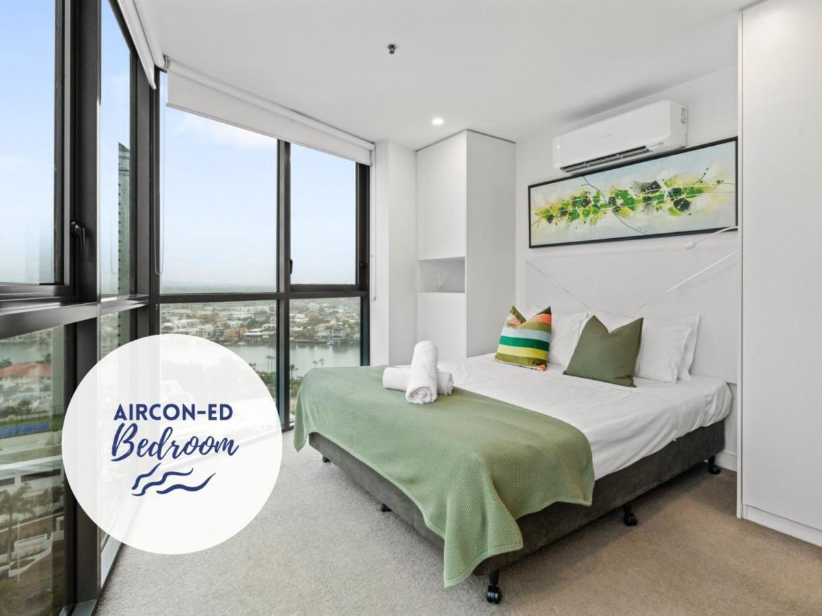 The Oceana - Beachfront 19f Ocean View In With Parking, Pool, Neflix Apartment *