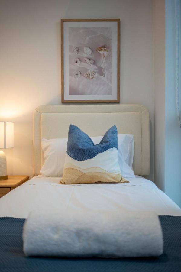 Apartment The Serenity - Surfers Paradise Riverview 2 Bedroom With Parking And Pool