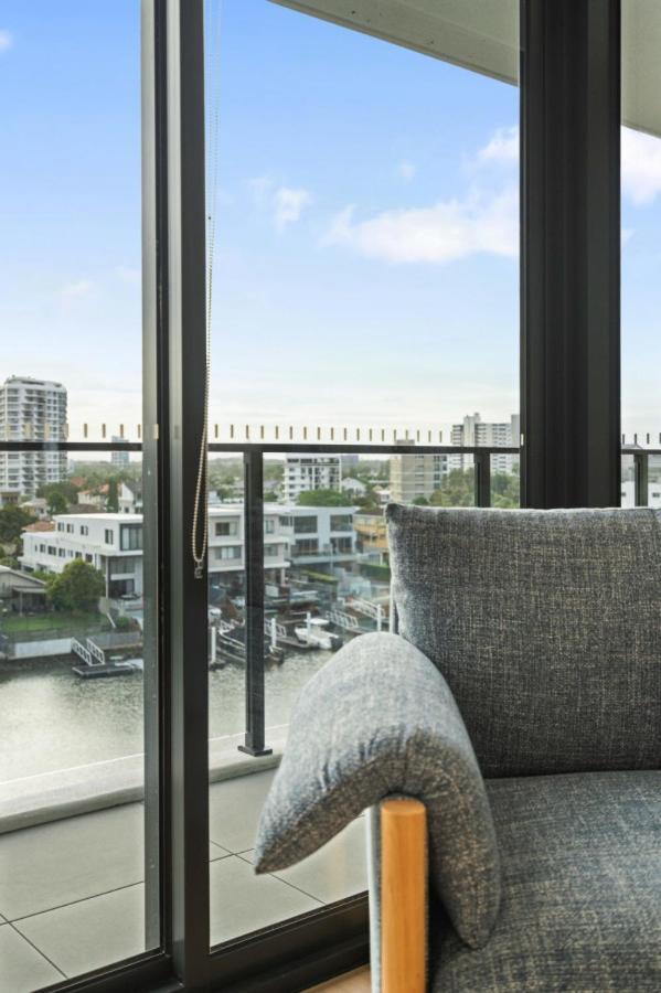 The Serenity - Surfers Paradise Riverview 2 Bedroom With Parking And Pool
