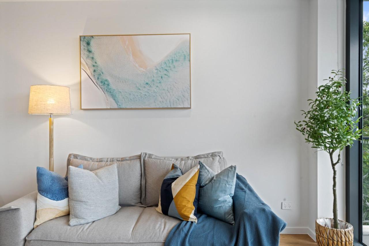 The Serenity - Surfers Paradise Riverview 2 Bedroom With Parking And Pool Apartment
