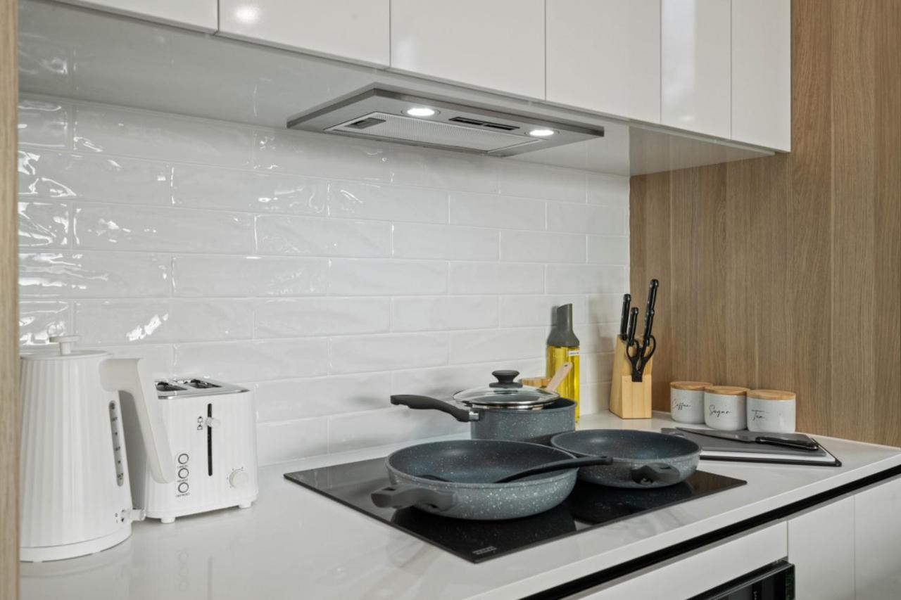 The Serenity - Surfers Paradise Riverview 2 Bedroom With Parking And Pool Apartment *
