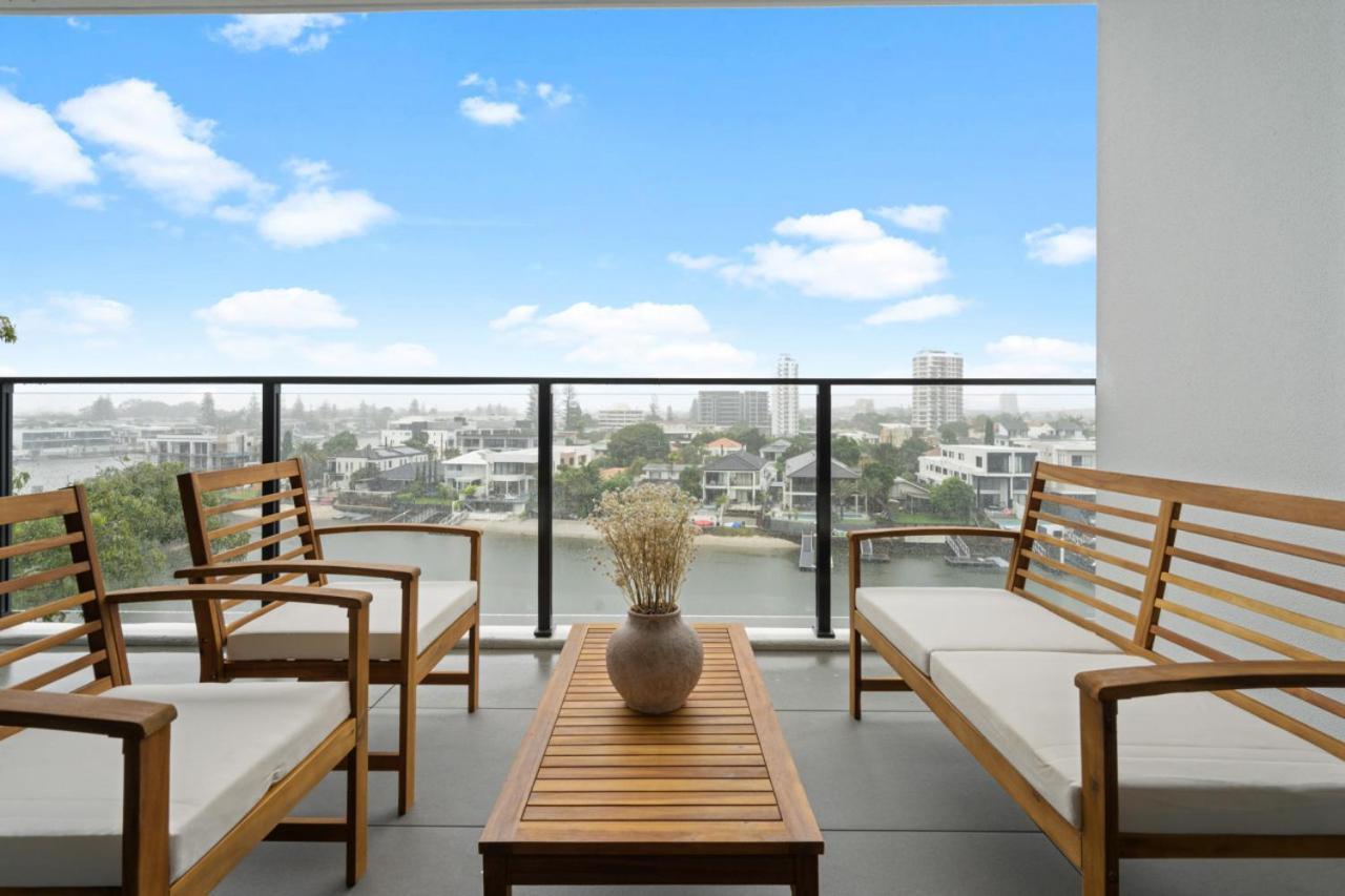 Apartment The Serenity - Surfers Paradise Riverview 2 Bedroom With Parking And Pool