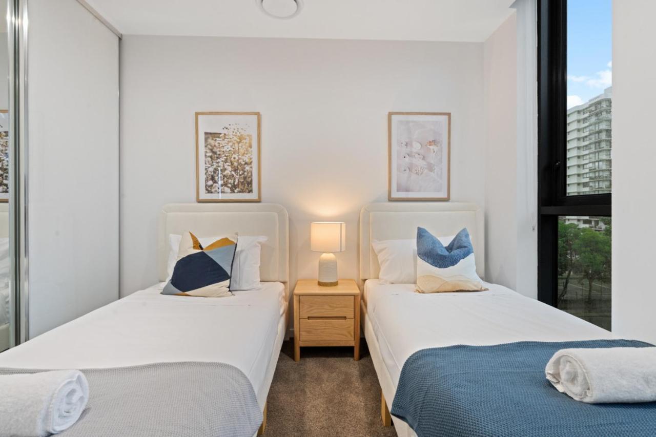 The Serenity - Surfers Paradise Riverview 2 Bedroom With Parking And Pool Apartment