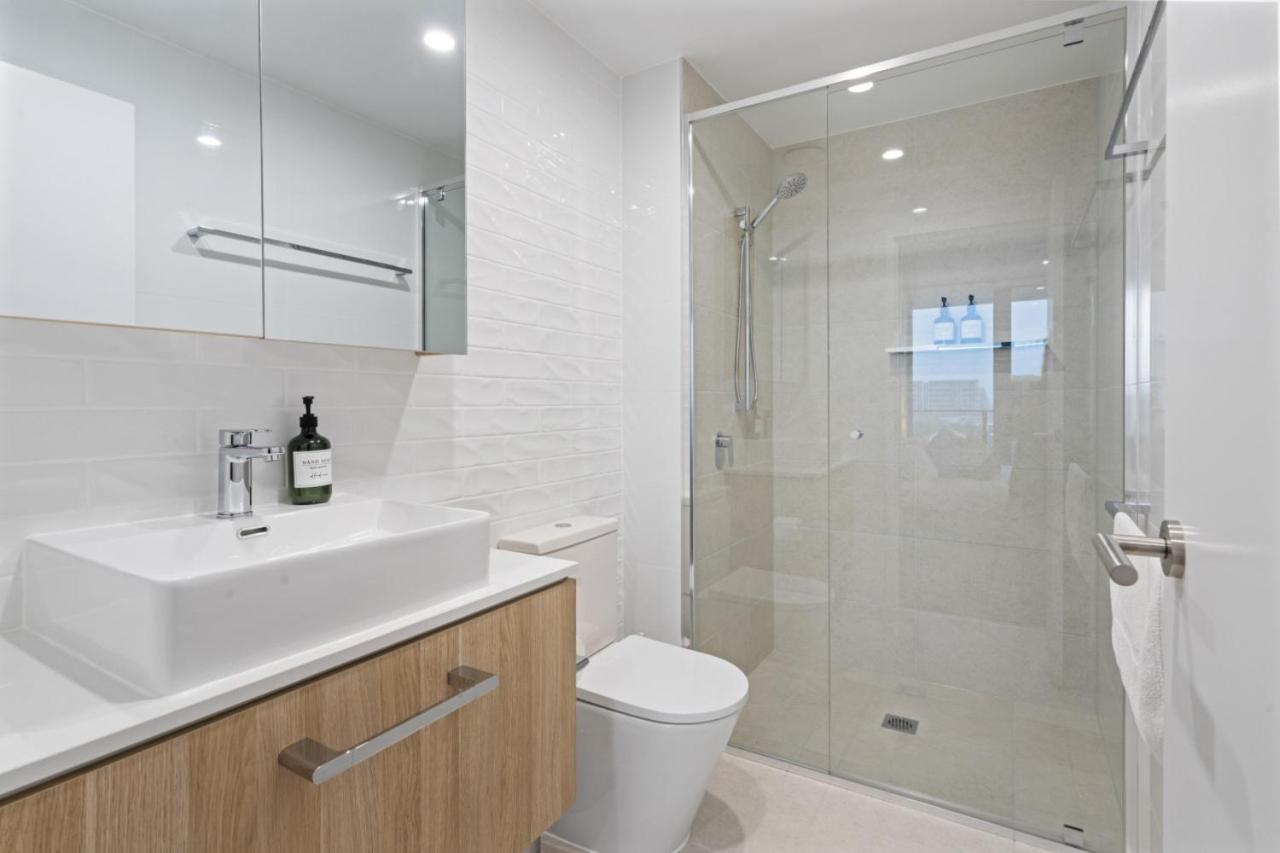 The Serenity - Surfers Paradise Riverview 2 Bedroom With Parking And Pool *