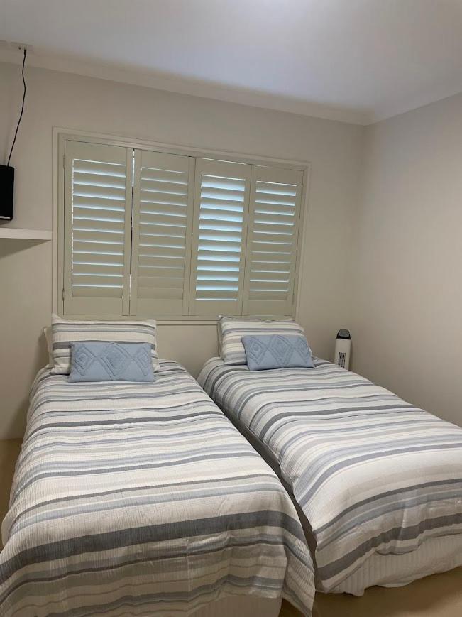 Beachfront Miami 2 Bdr Easy Living Views Views!!!! * Gold Coast