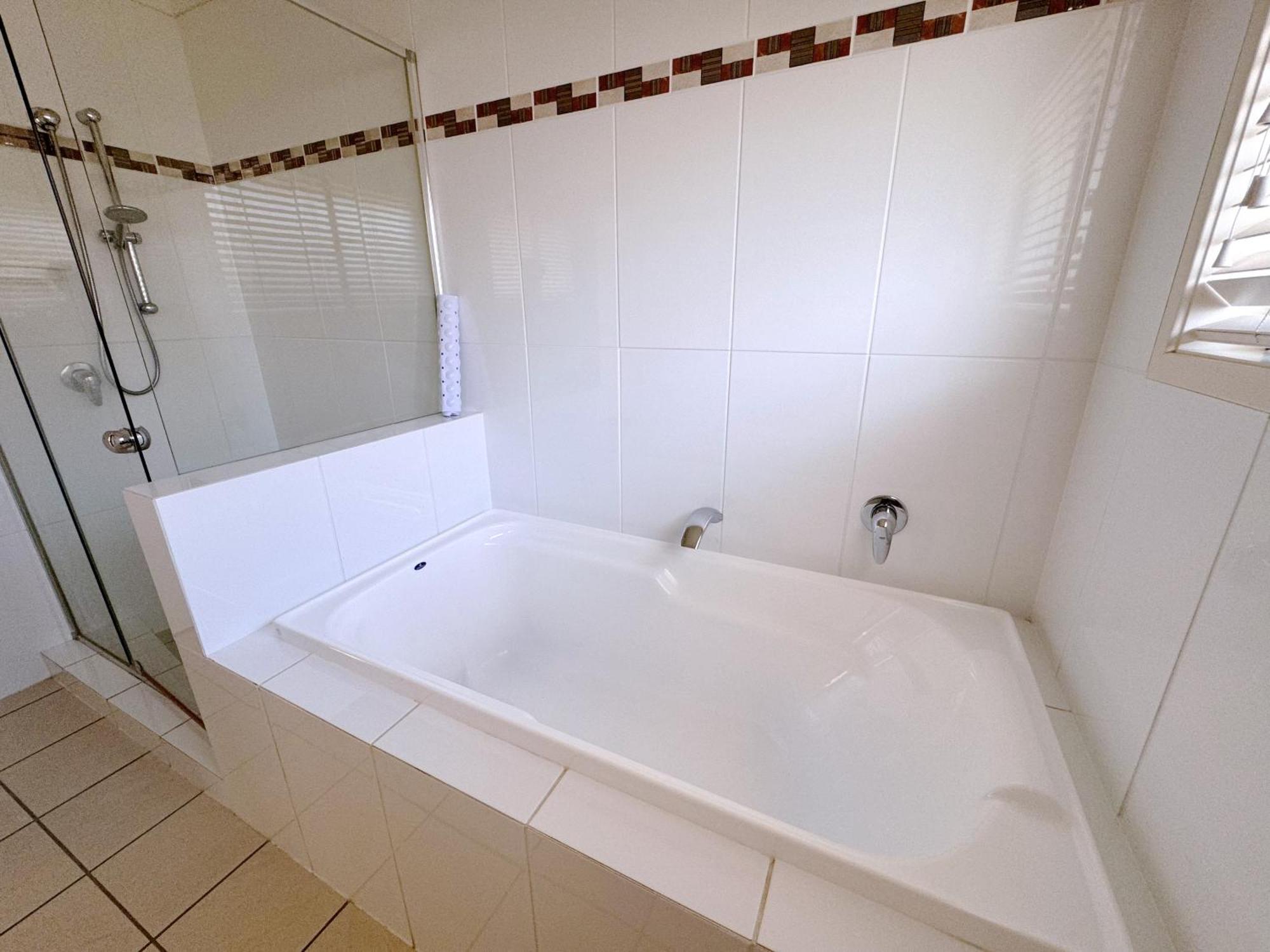 Waterfront Haven Balinese At Bundall Gold Coast