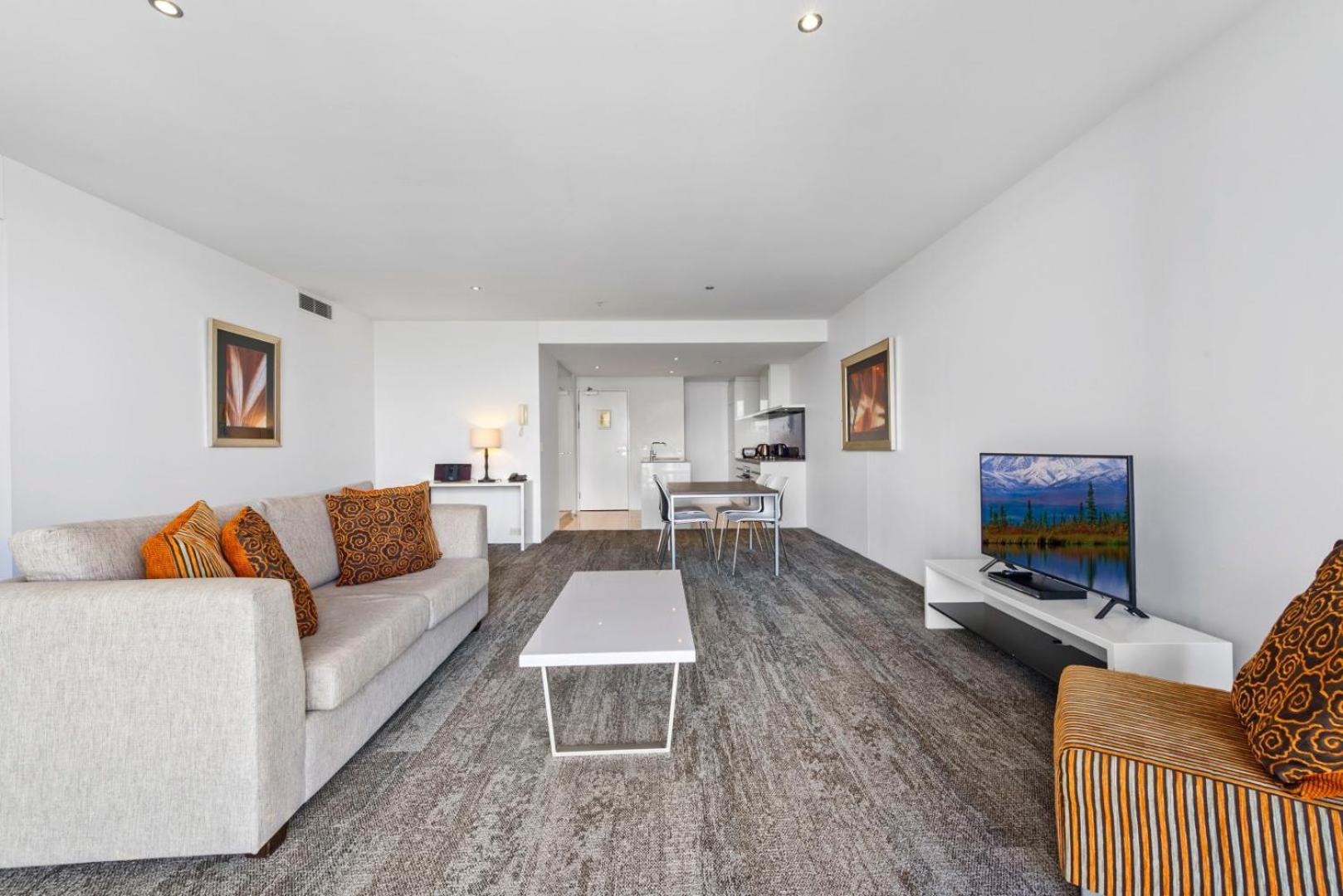 Apartment Circle On Cavill - Hosted By Coastal Letting