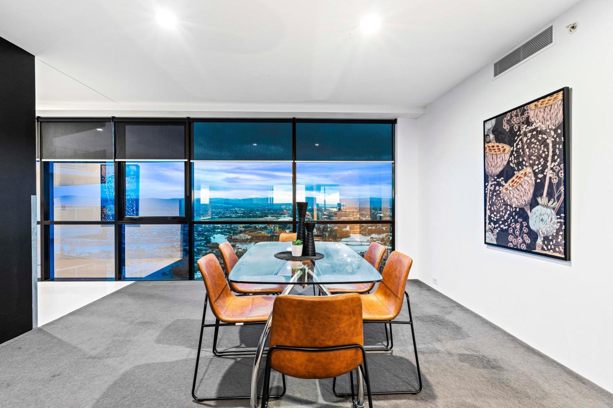 Apartment Three Bedroom Ocean View At Circle On Cavill - One Free Parking! - Self Contained & Privately Managed - Wow