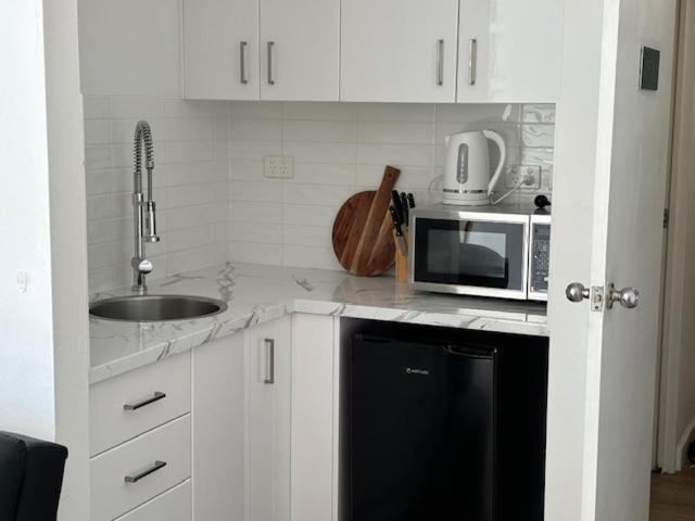 Unit 2 - Spectacular Sea Views In Surfers Paradise Apartment *
