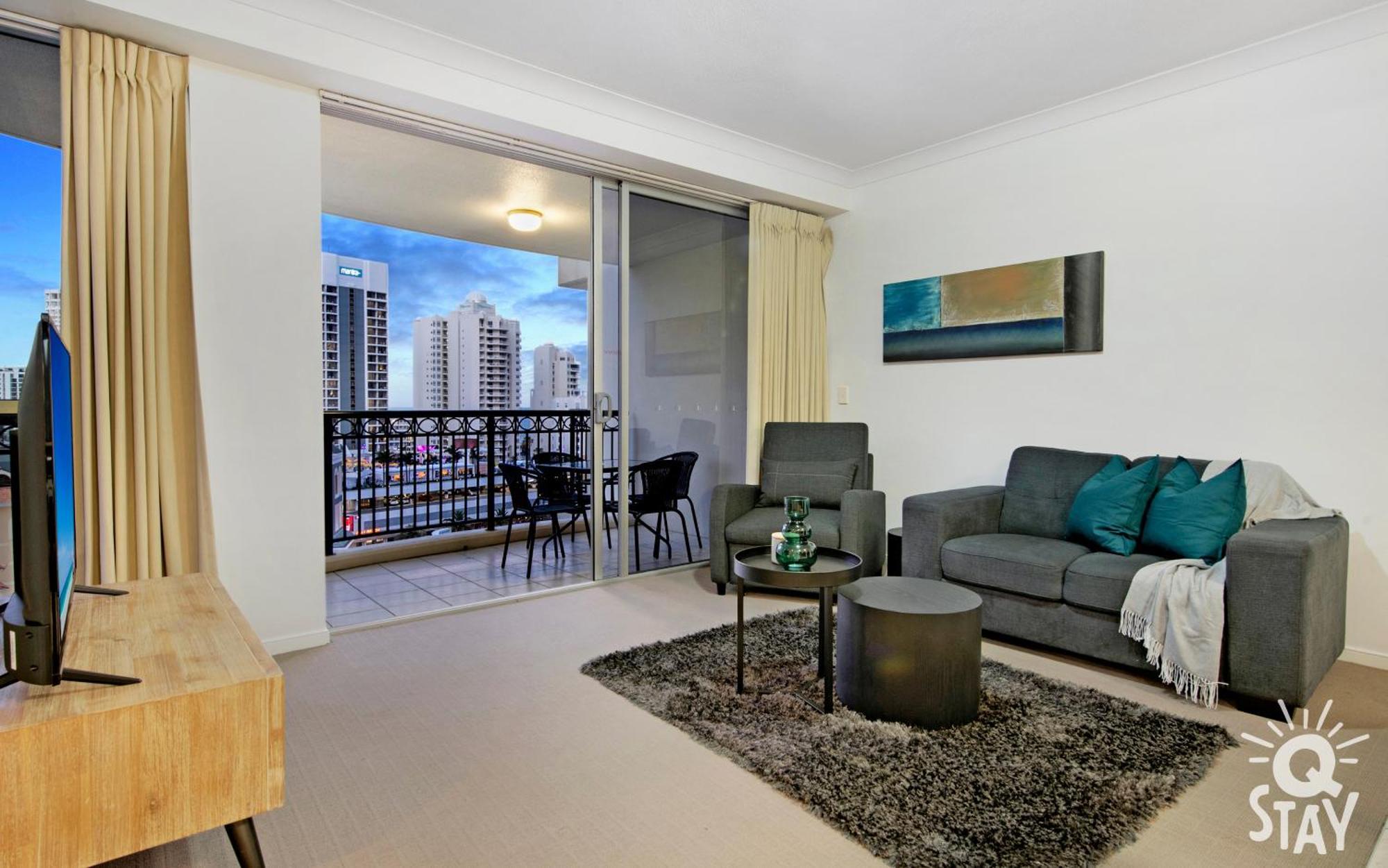 Kids Free In Hinterland View 2 Bedroom 1 Bathroom At Chevron Renaissance- Q * Gold Coast
