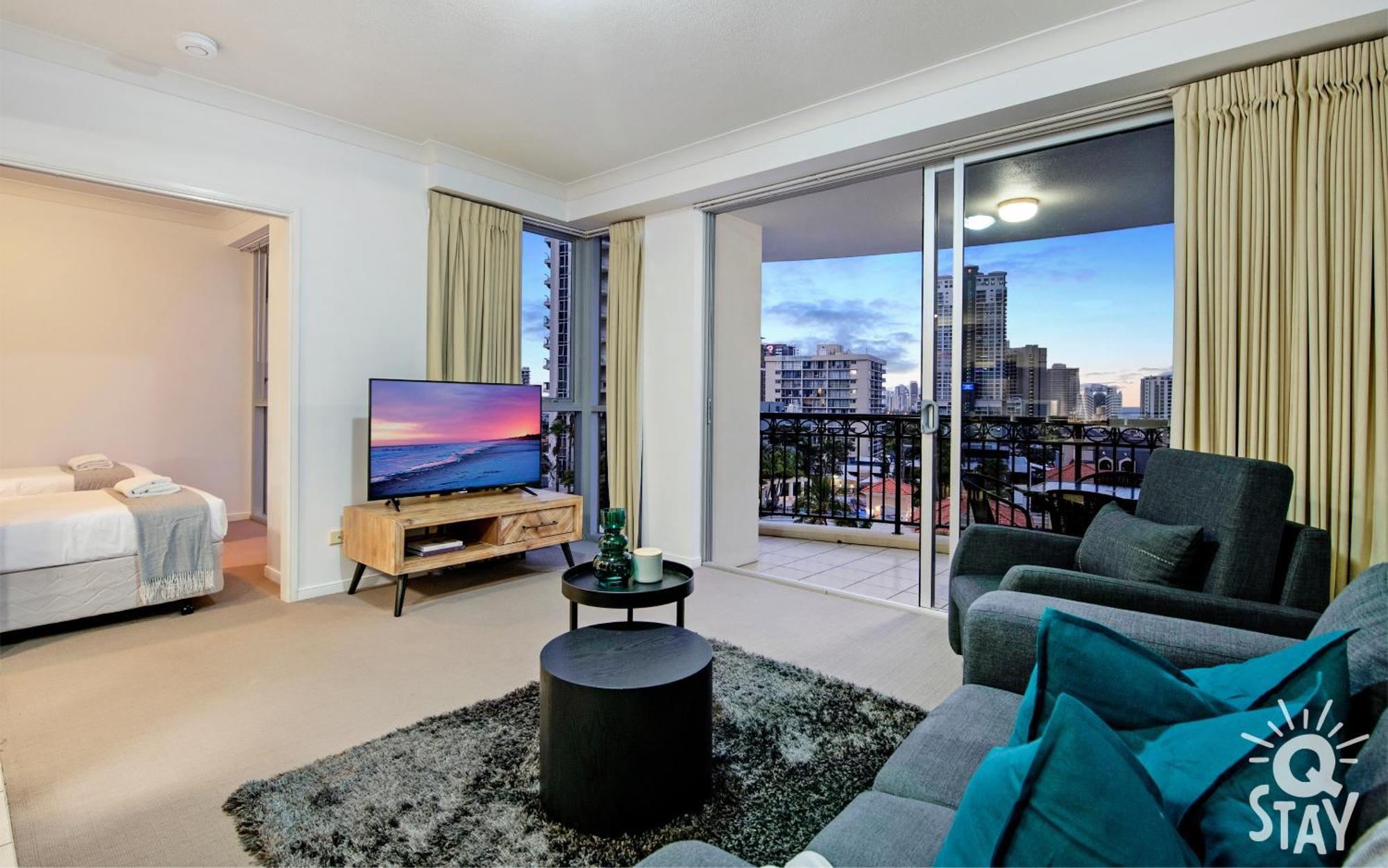 Kids Free In Hinterland View 2 Bedroom 1 Bathroom At Chevron Renaissance- Q Apartment *