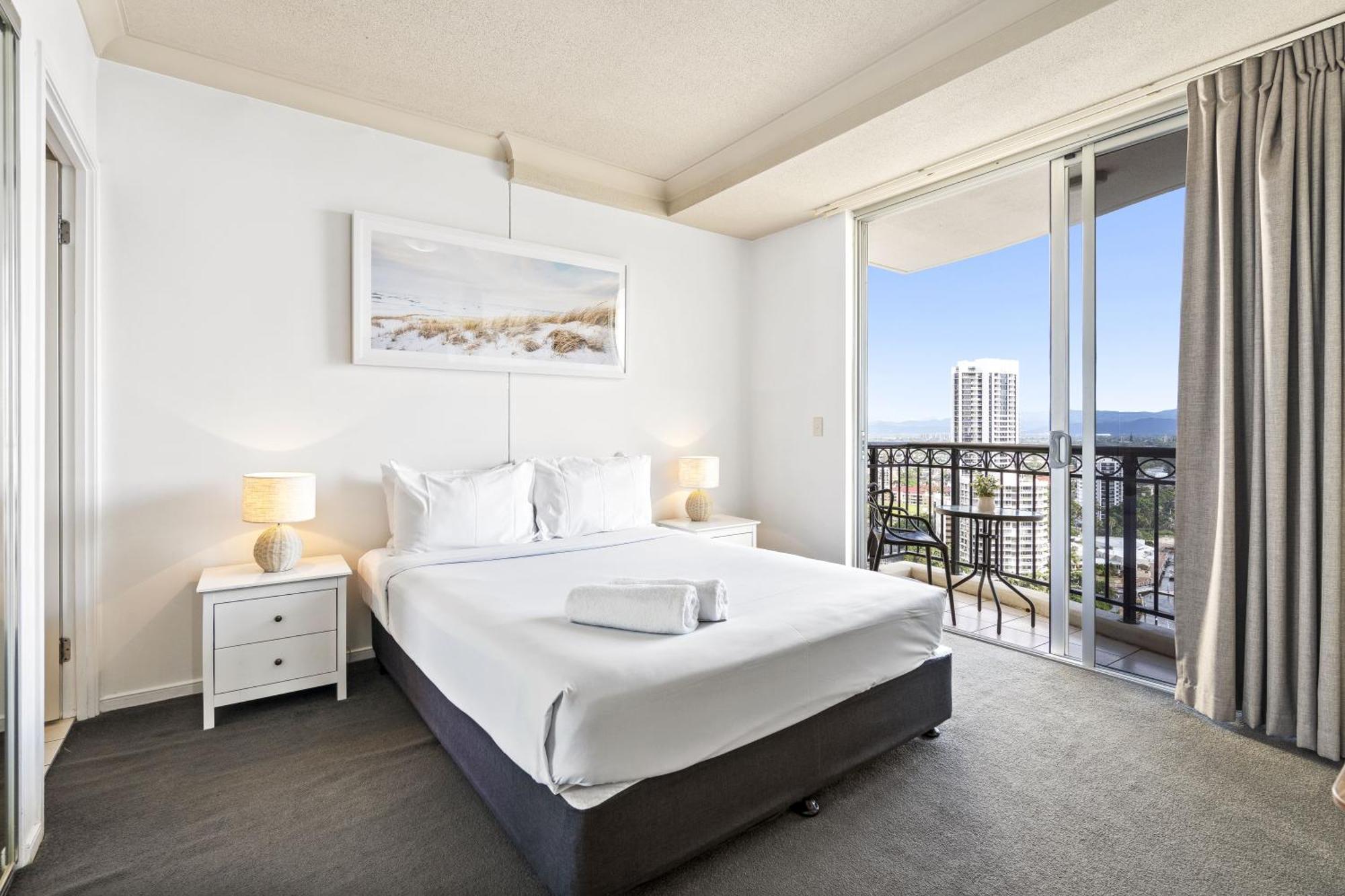 Apartment Kids Free In Hinterland View 2 Bedroom 1 Bathroom At Chevron Renaissance- Q