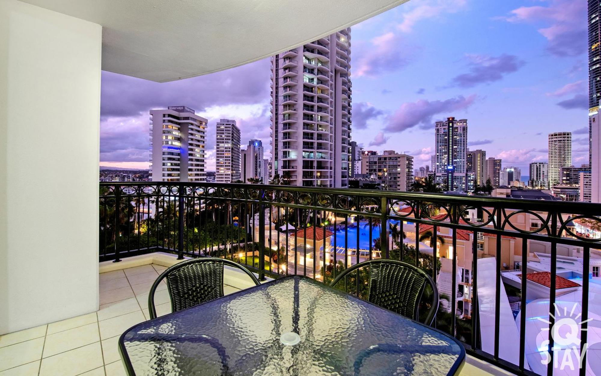 Kids Free In Hinterland View 2 Bedroom 1 Bathroom At Chevron Renaissance- Q Apartment