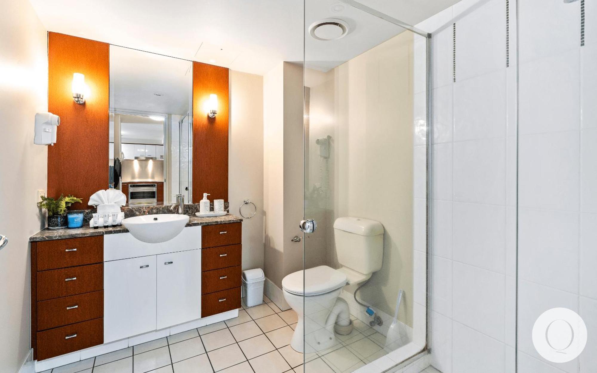 Apartment Kids Free In Hinterland View 2 Bedroom 1 Bathroom At Chevron Renaissance- Q