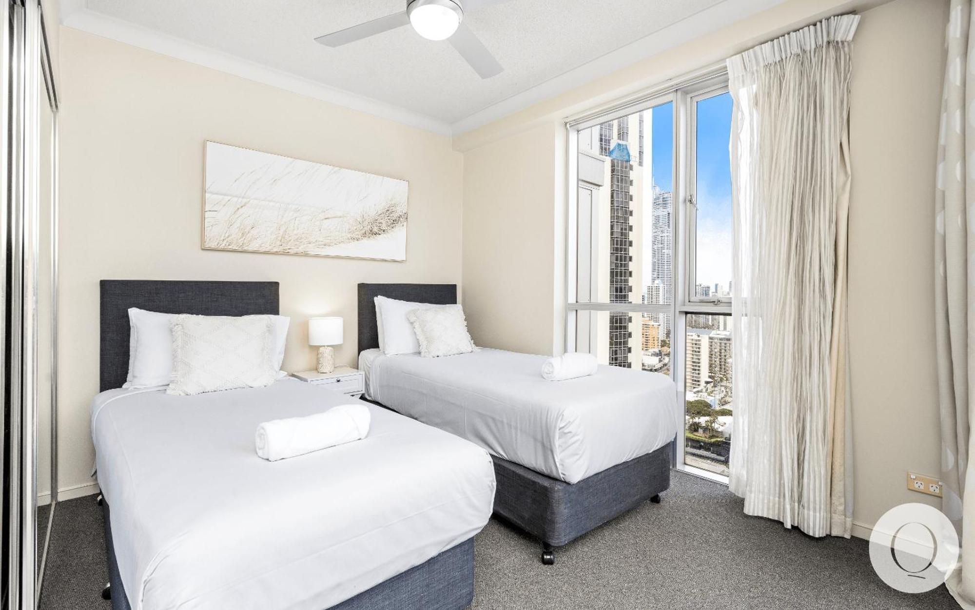 Kids Free In Hinterland View 2 Bedroom 1 Bathroom At Chevron Renaissance- Q Apartment