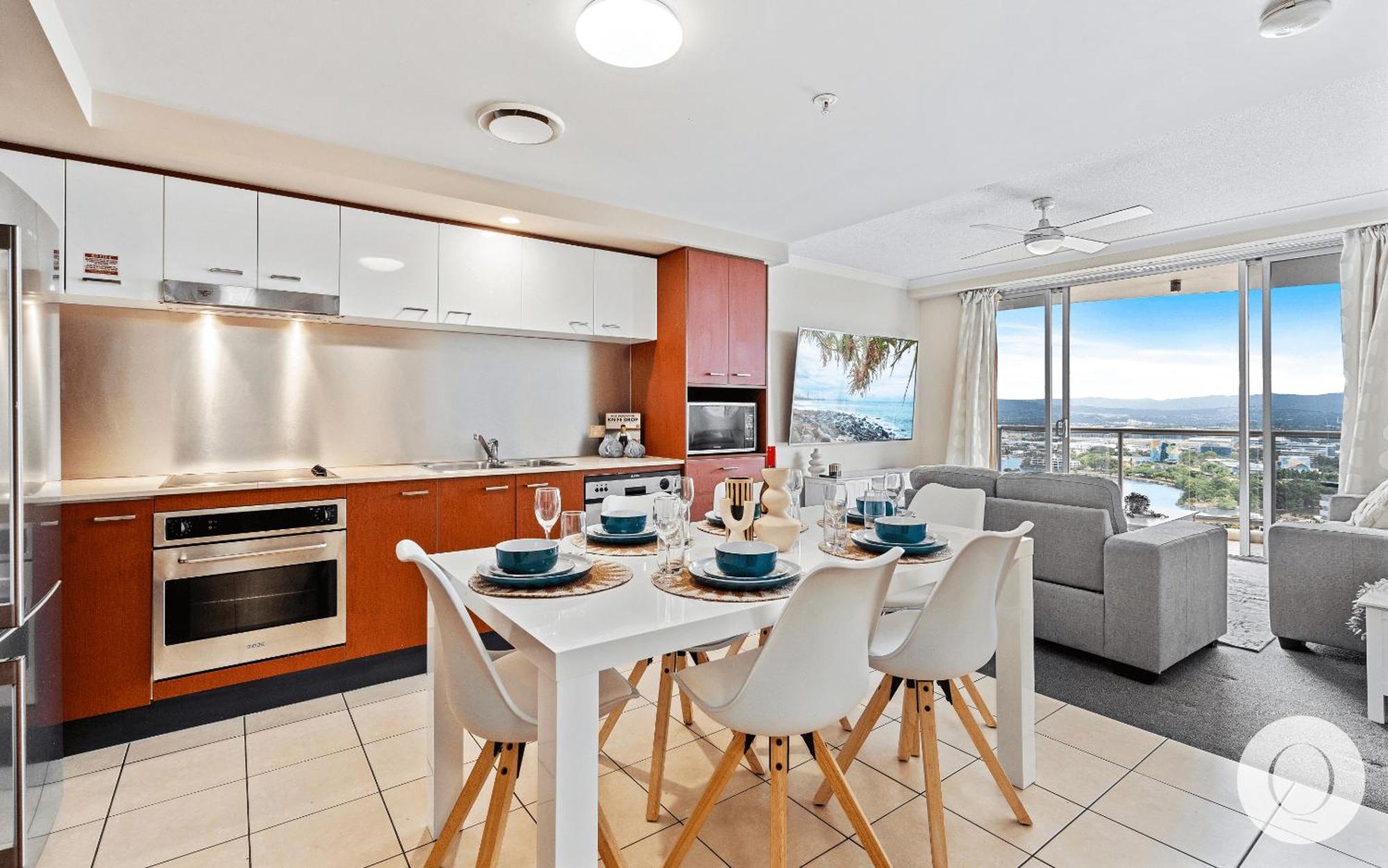 Kids Free In Hinterland View 2 Bedroom 1 Bathroom At Chevron Renaissance- Q Apartment