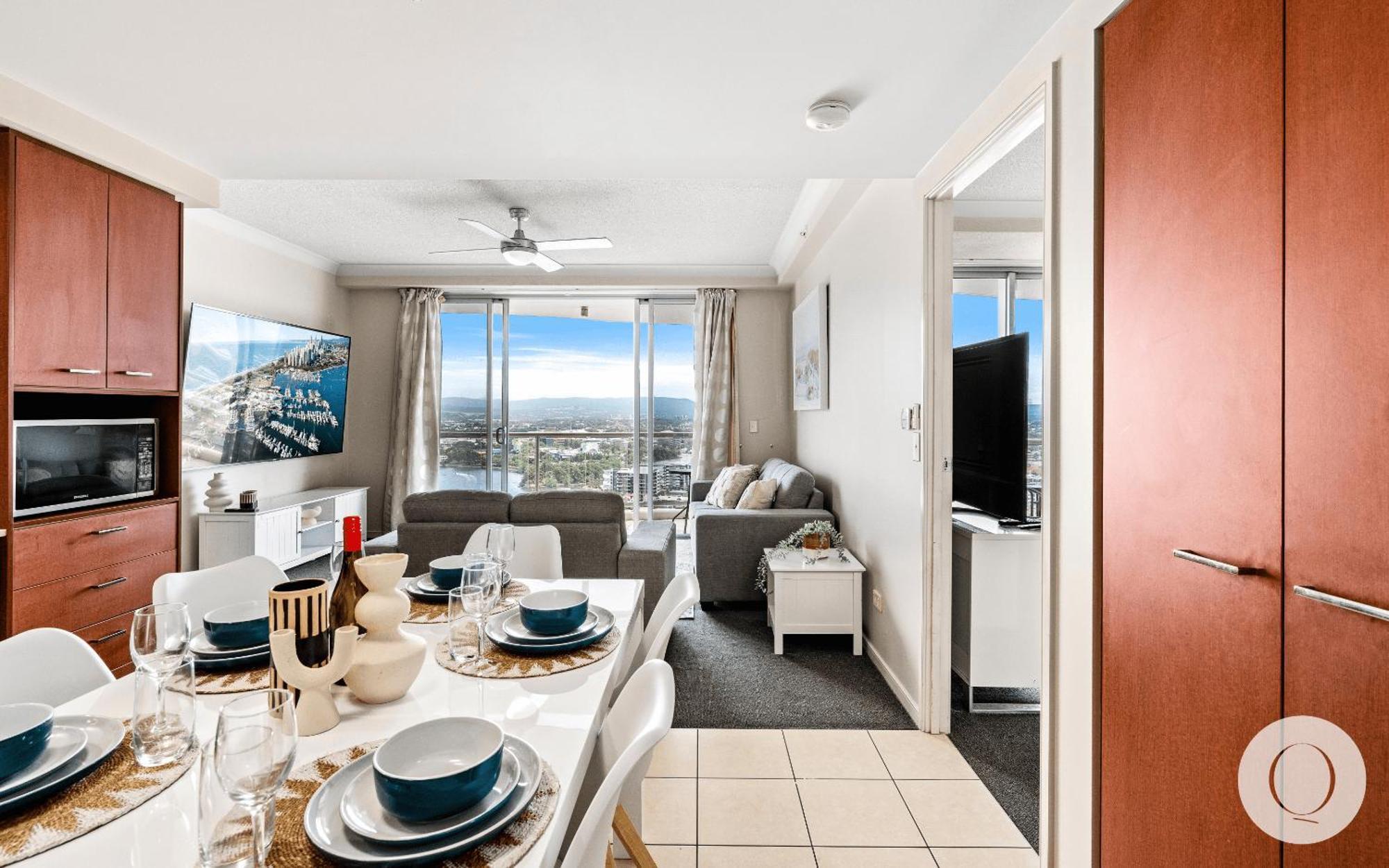 Apartment Kids Free In Hinterland View 2 Bedroom 1 Bathroom At Chevron Renaissance- Q *
