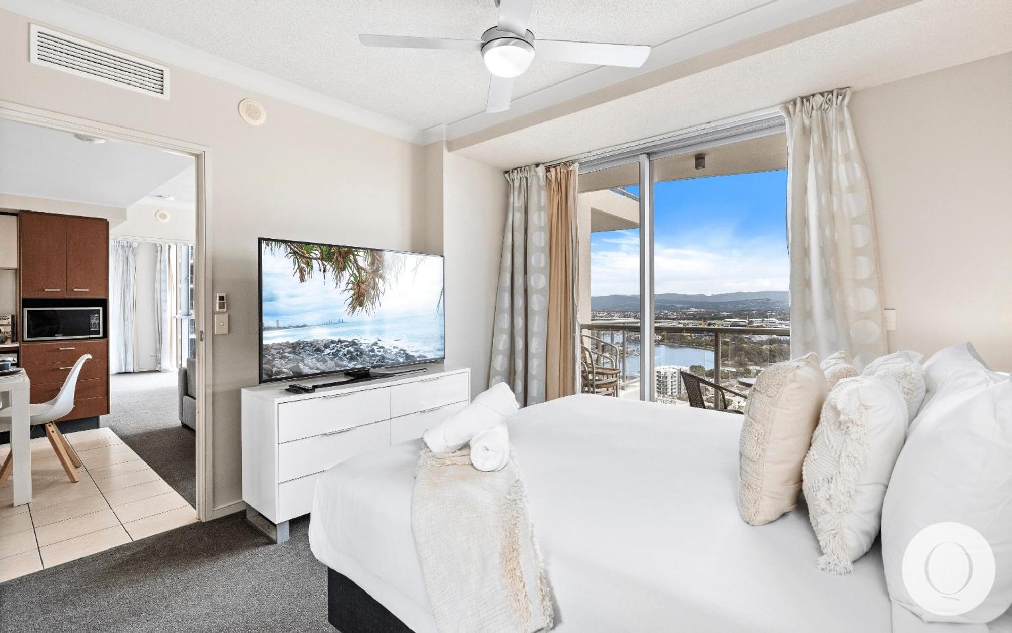 Kids Free In Hinterland View 2 Bedroom 1 Bathroom At Chevron Renaissance- Q Apartment Gold Coast