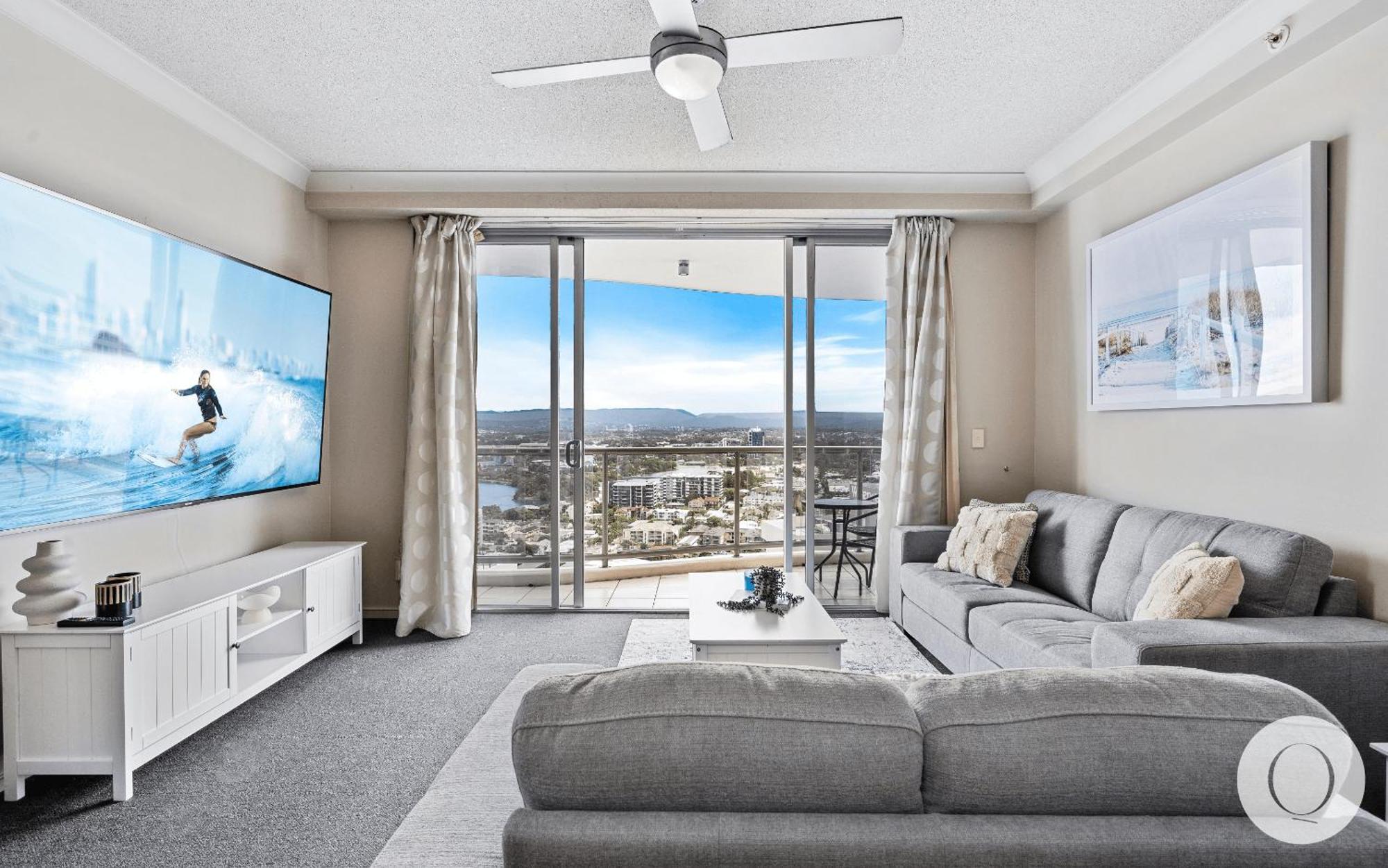 Kids Free In Hinterland View 2 Bedroom 1 Bathroom At Chevron Renaissance- Q Gold Coast