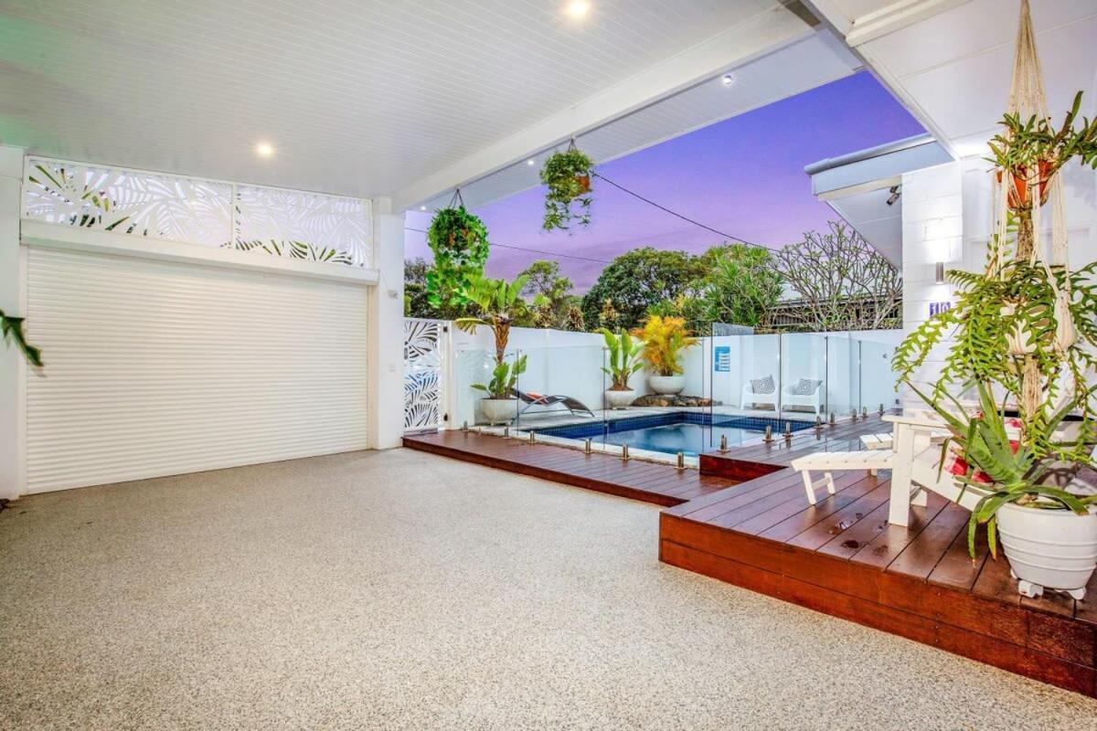 Gold Coast-miami Mid-century With Pool Holiday home