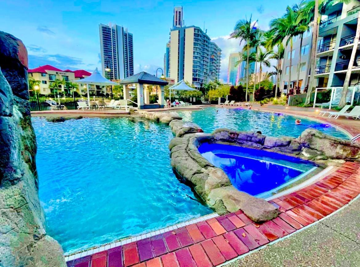 Paradise Island & Gardens - Surfers Paradise