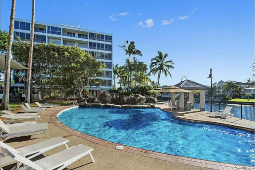 Paradise Island & Gardens - Surfers Paradise *
