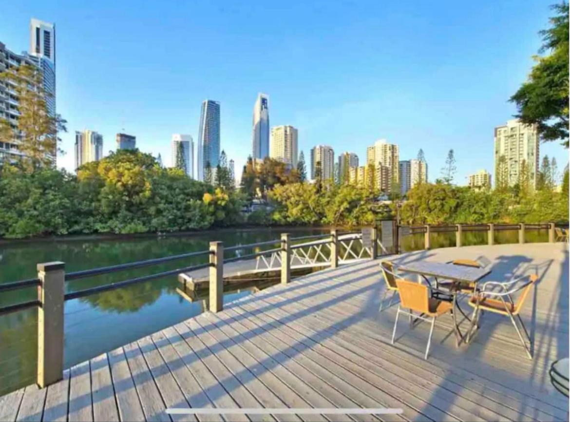 Paradise Island & Gardens - Surfers Paradise Apartment *