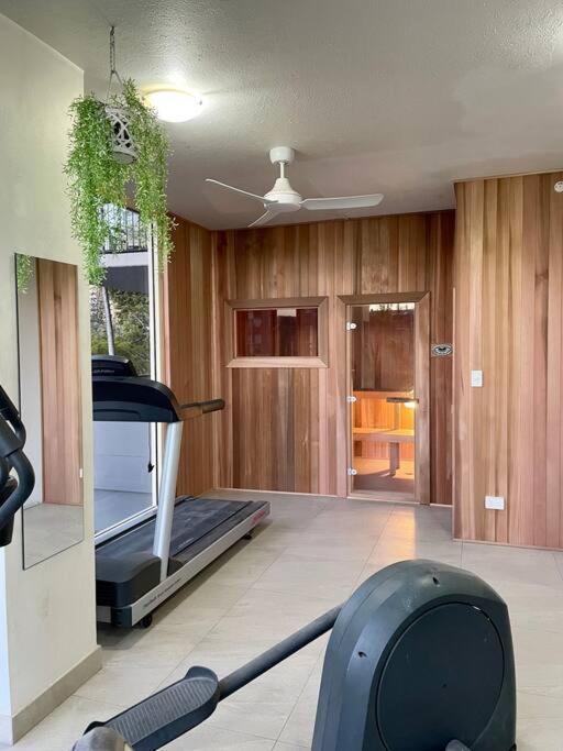 Paradise Island & Gardens - Surfers Paradise Apartment Gold Coast