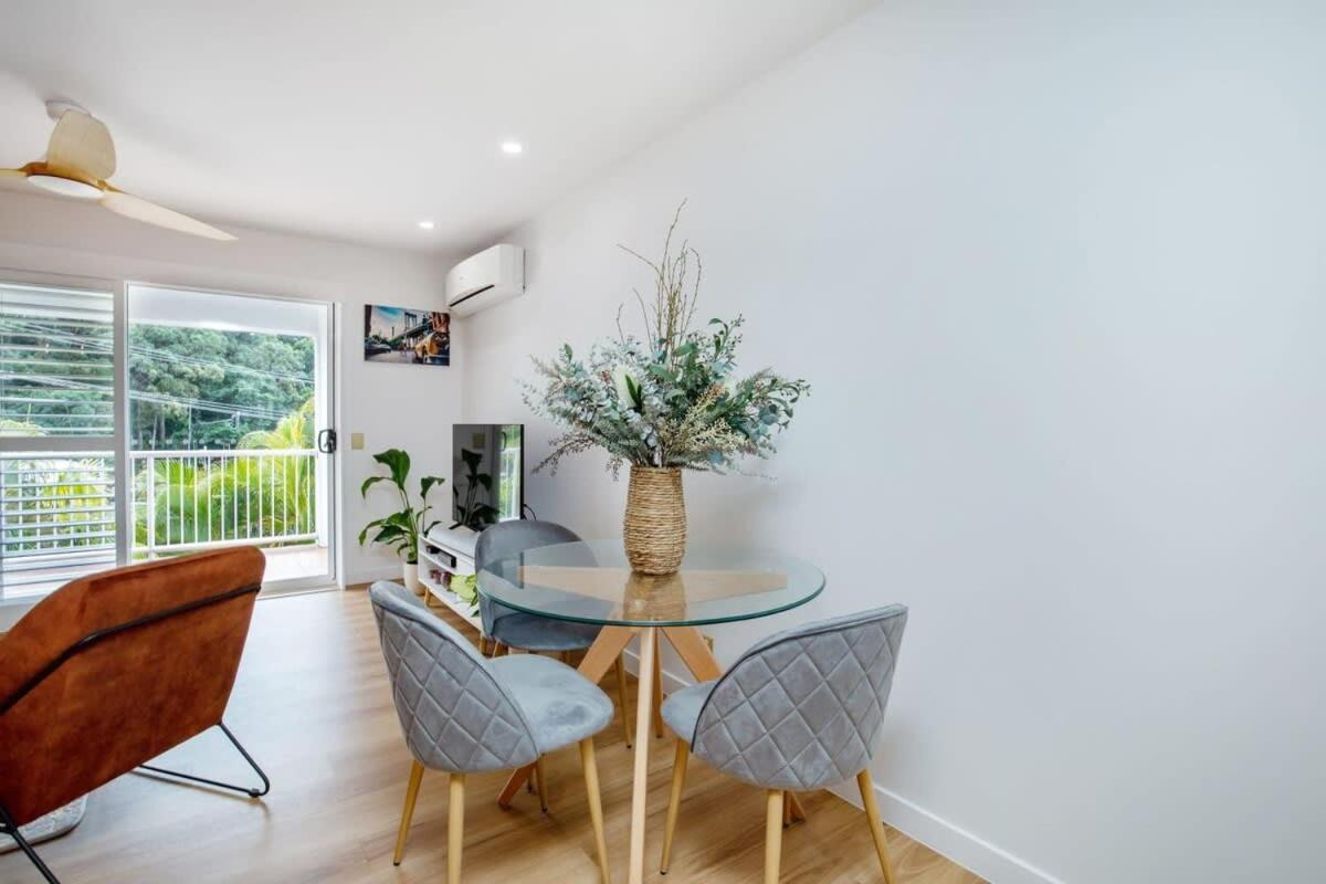 Apartment 1 Bedroom Gem With Aircon Stroll To