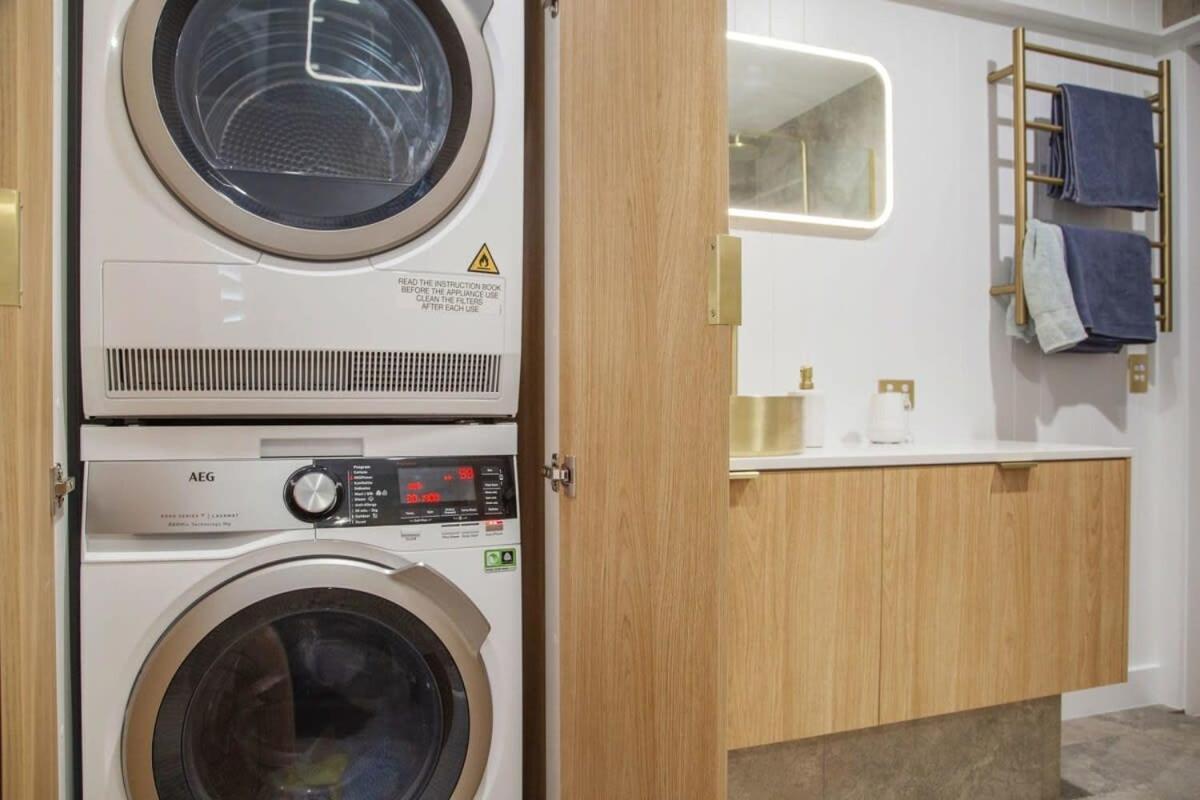 Apartment 1 Bedroom Gem With Aircon Stroll To Gold Coast