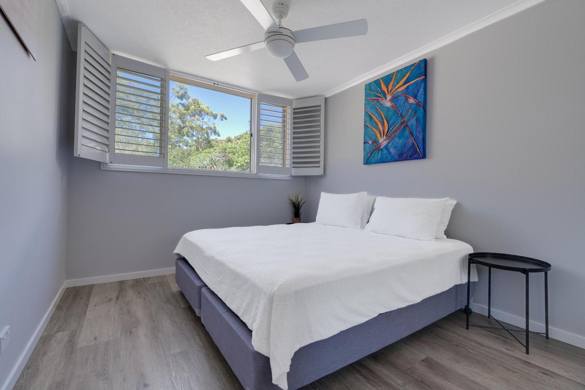 Coastal Views Await - Luxurious 2br Retreat Apartment Gold Coast