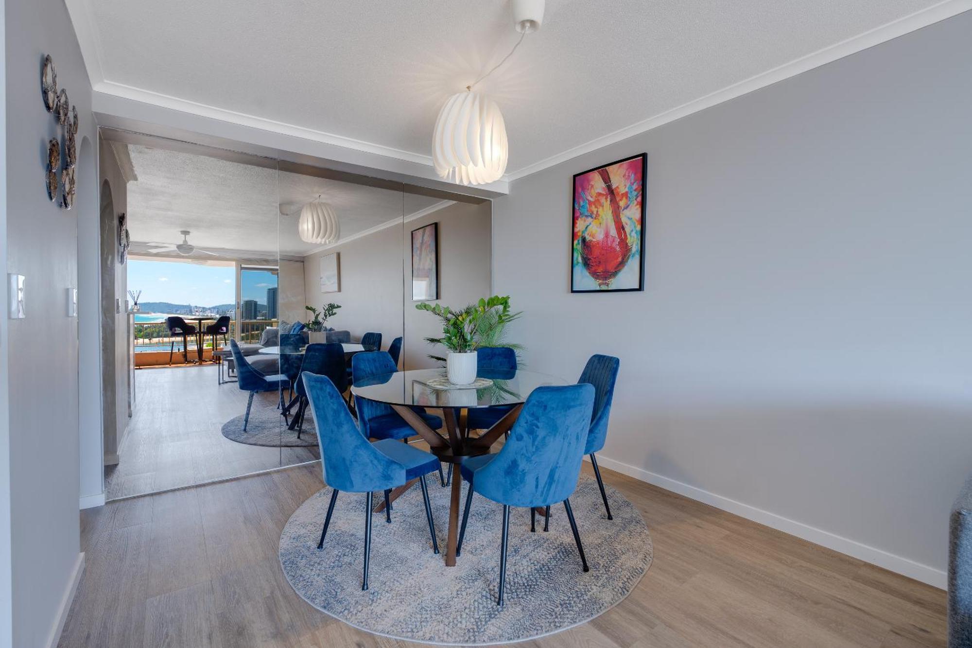Coastal Views Await - Luxurious 2br Retreat Apartment