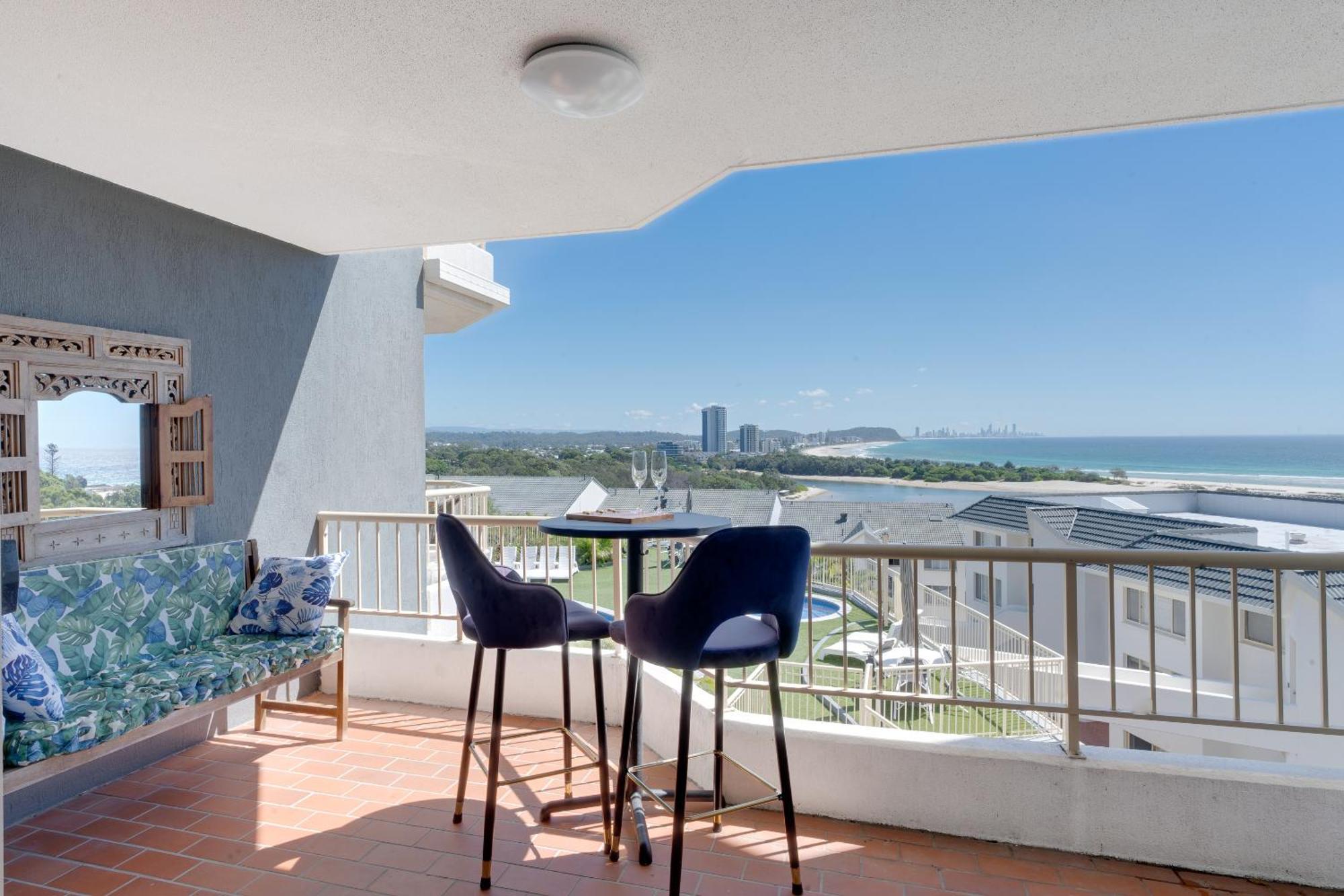 Coastal Views Await - Luxurious 2br Retreat Apartment *