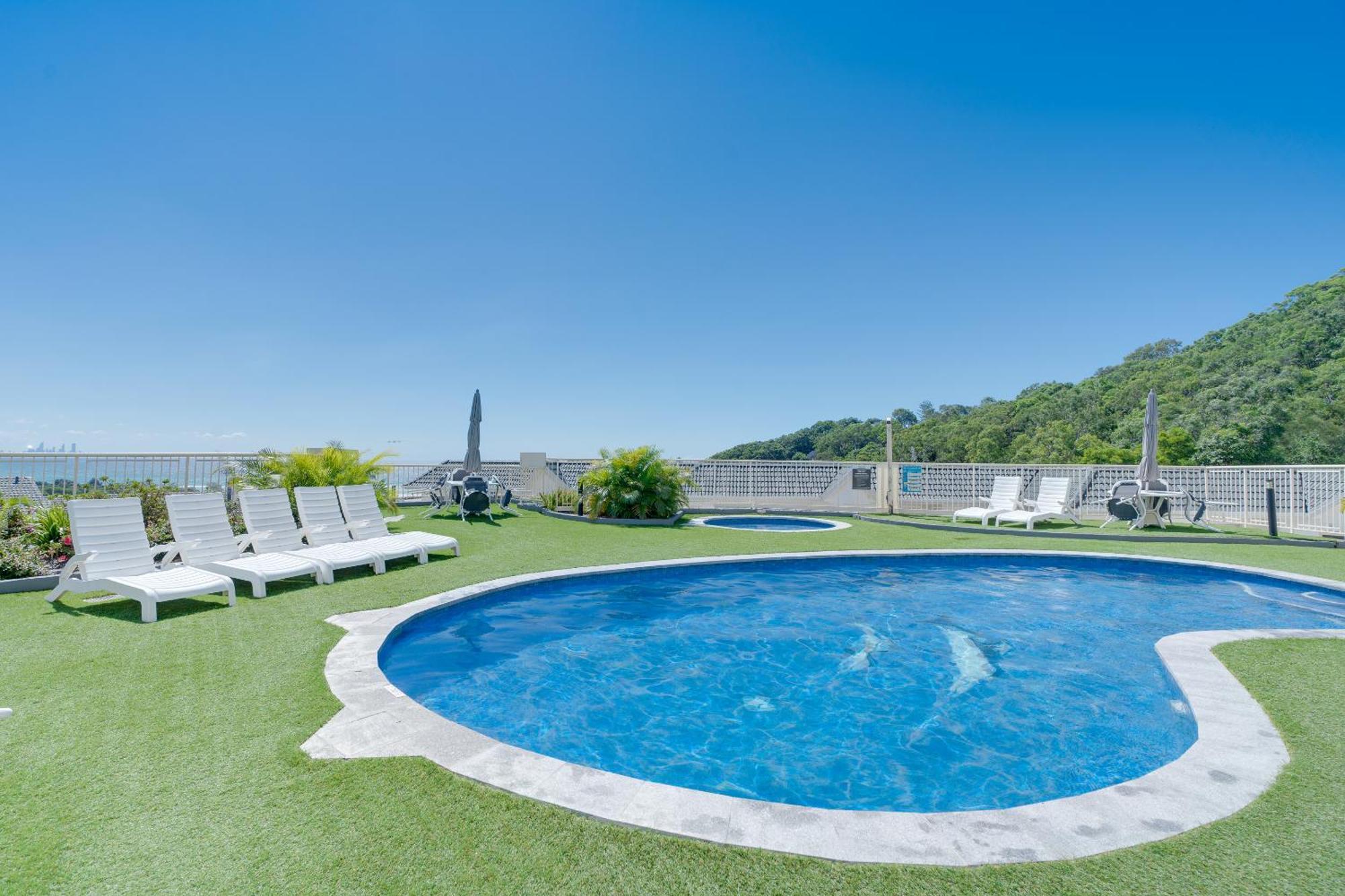Coastal Views Await - Luxurious 2br Retreat Apartment