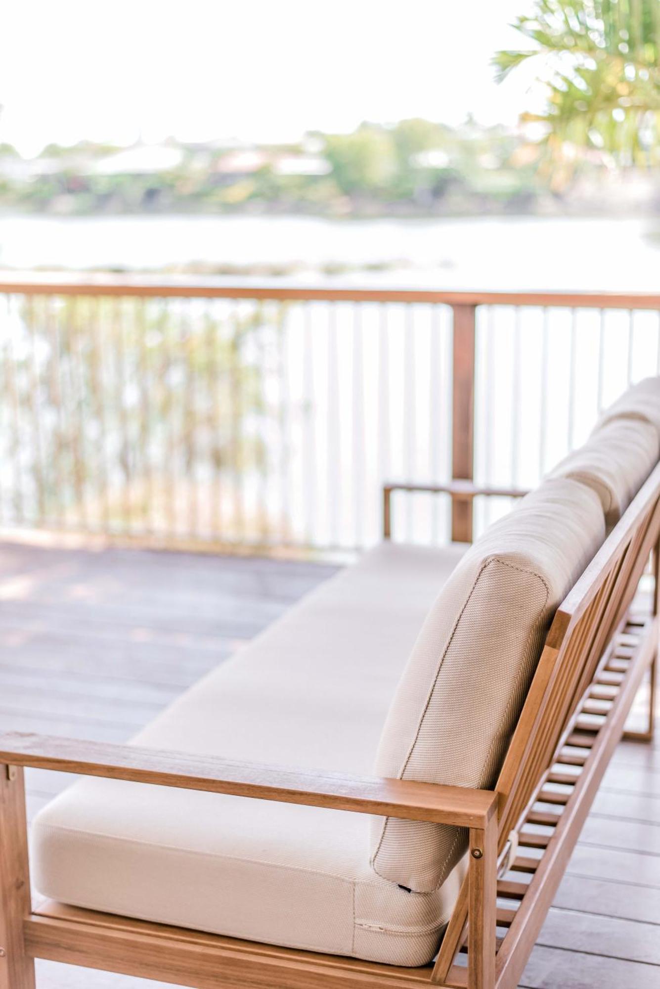 Peaceful Waterfront Holiday home Gold Coast