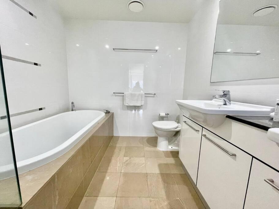 Sierra Grand 802 * Gold Coast