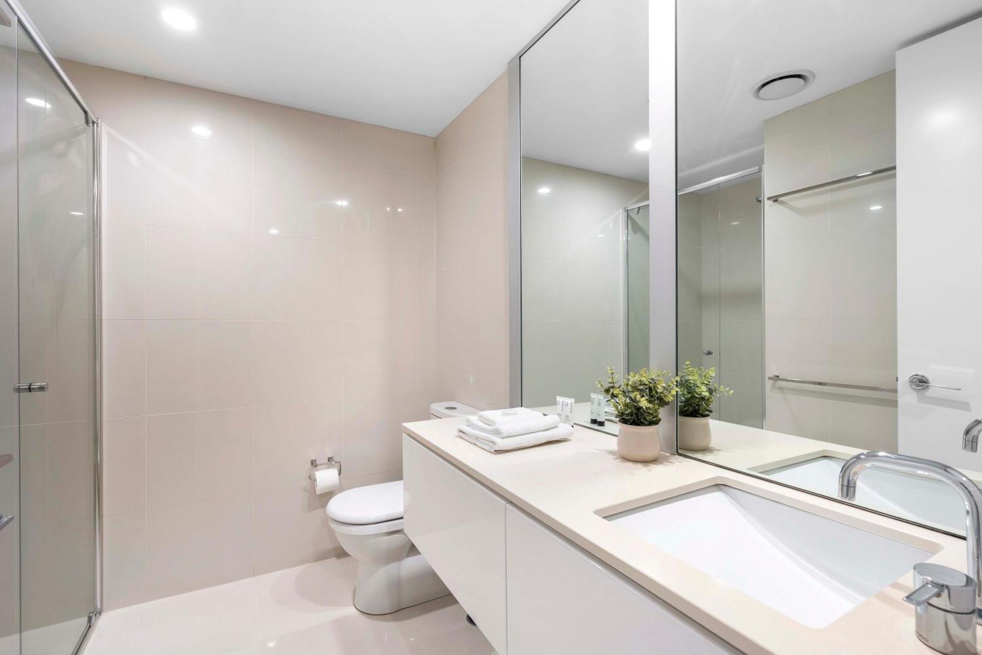Q Tower At Surfers Paradise - From Level 3 - Private & Self Contained Gold Coast