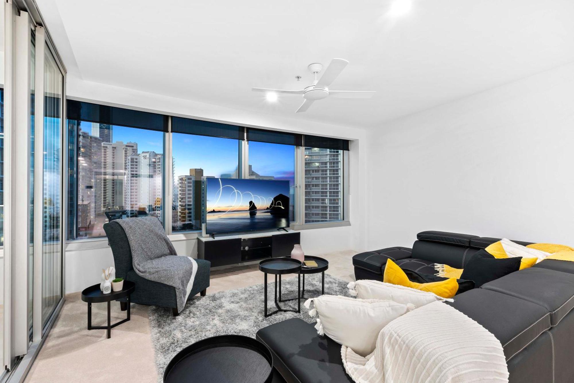 Q Tower At Surfers Paradise - From Level 3 - Private & Self Contained *