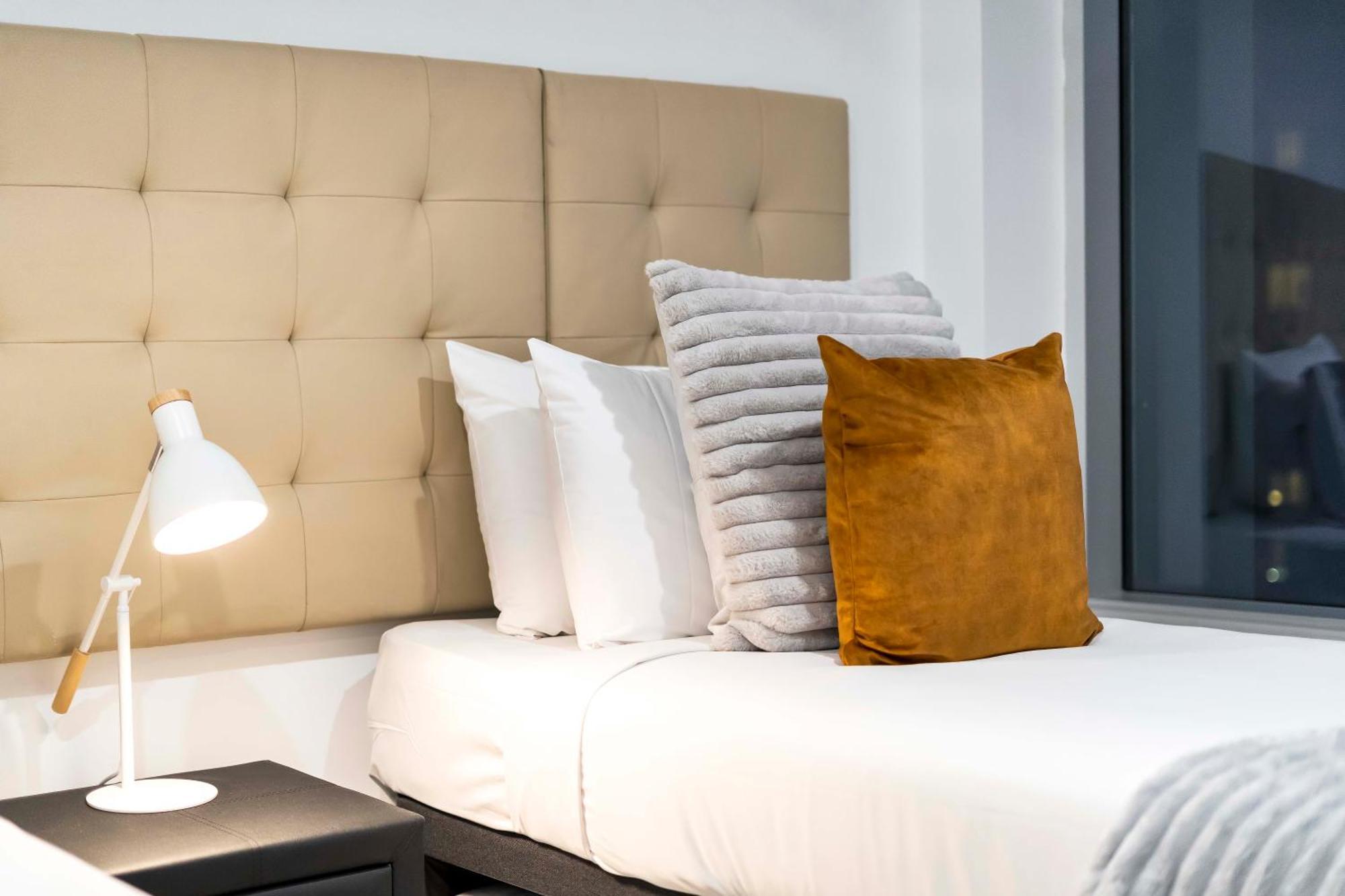 Q Tower At Surfers Paradise - From Level 3 - Private & Self Contained Apartment *