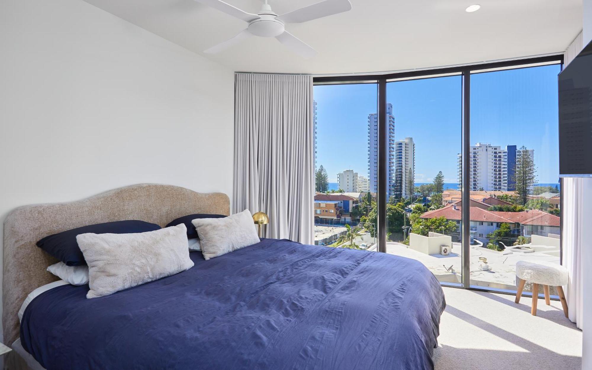 Oceanview Luxury Broadbeach 2 Bedroom Apartment Gold Coast