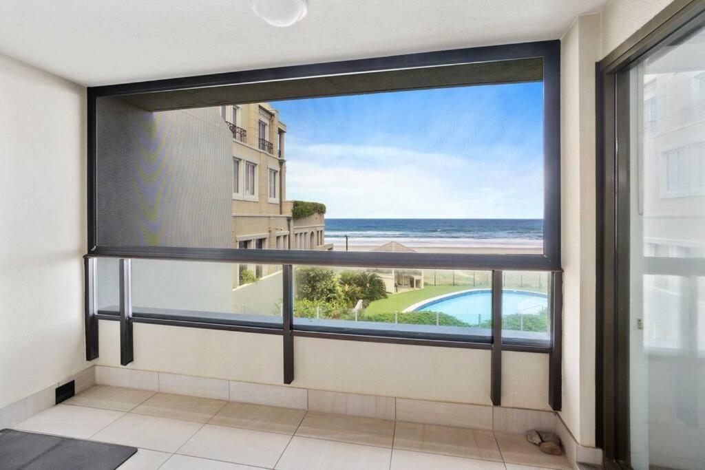Apartment Paloma Oceanfront Gold Coast