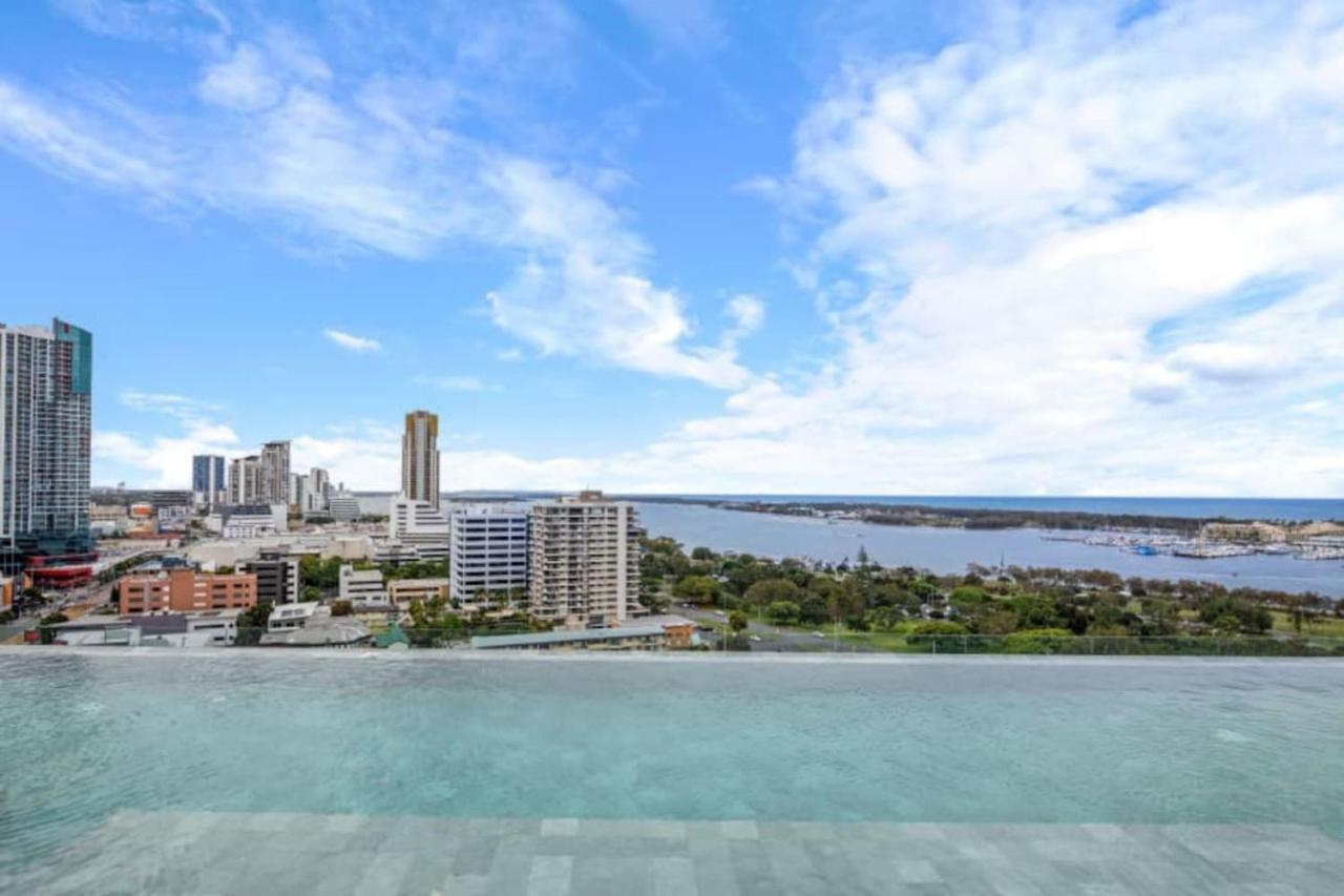 Sweeping Ocean View W Carpark And Rooftop Pool Apartment *